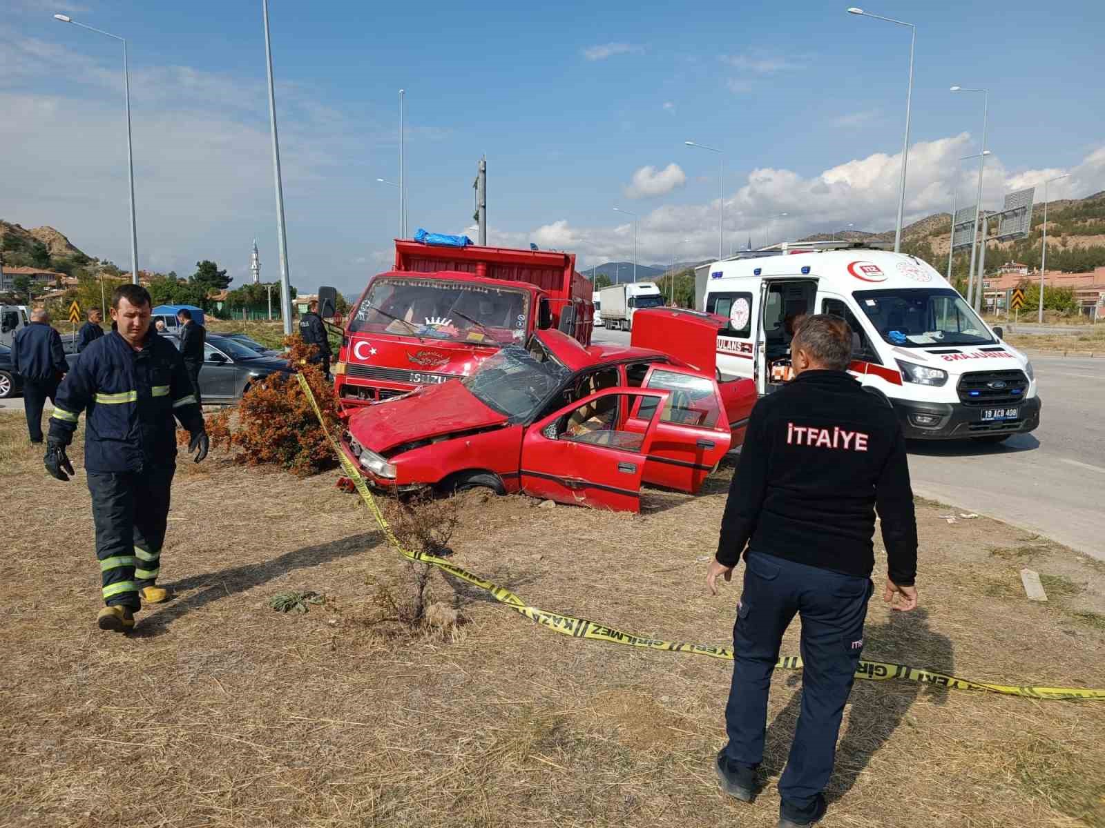 Çorum’da otomobille kamyonet çarpıştı: 1 ölü