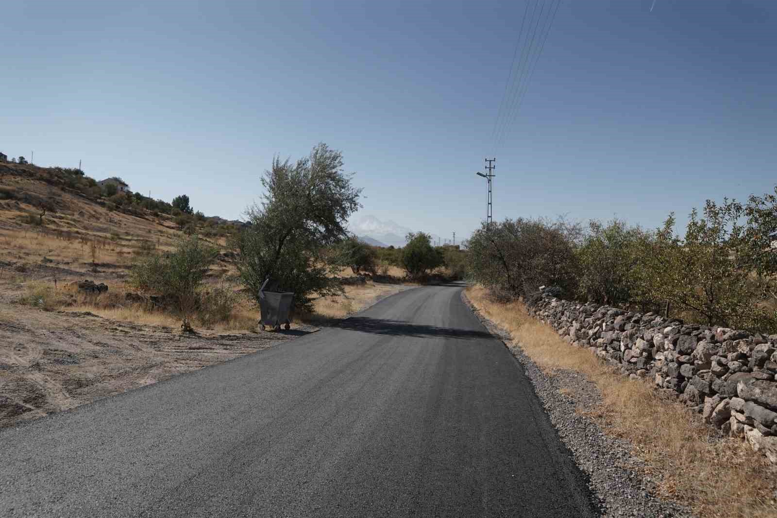 Melikgazi Belediyesi Mimarsinan Mahallesi&rsquo;nde kapsamlı asfalt &ccedil;alışmaları ger&ccedil;ekleştiriyor
