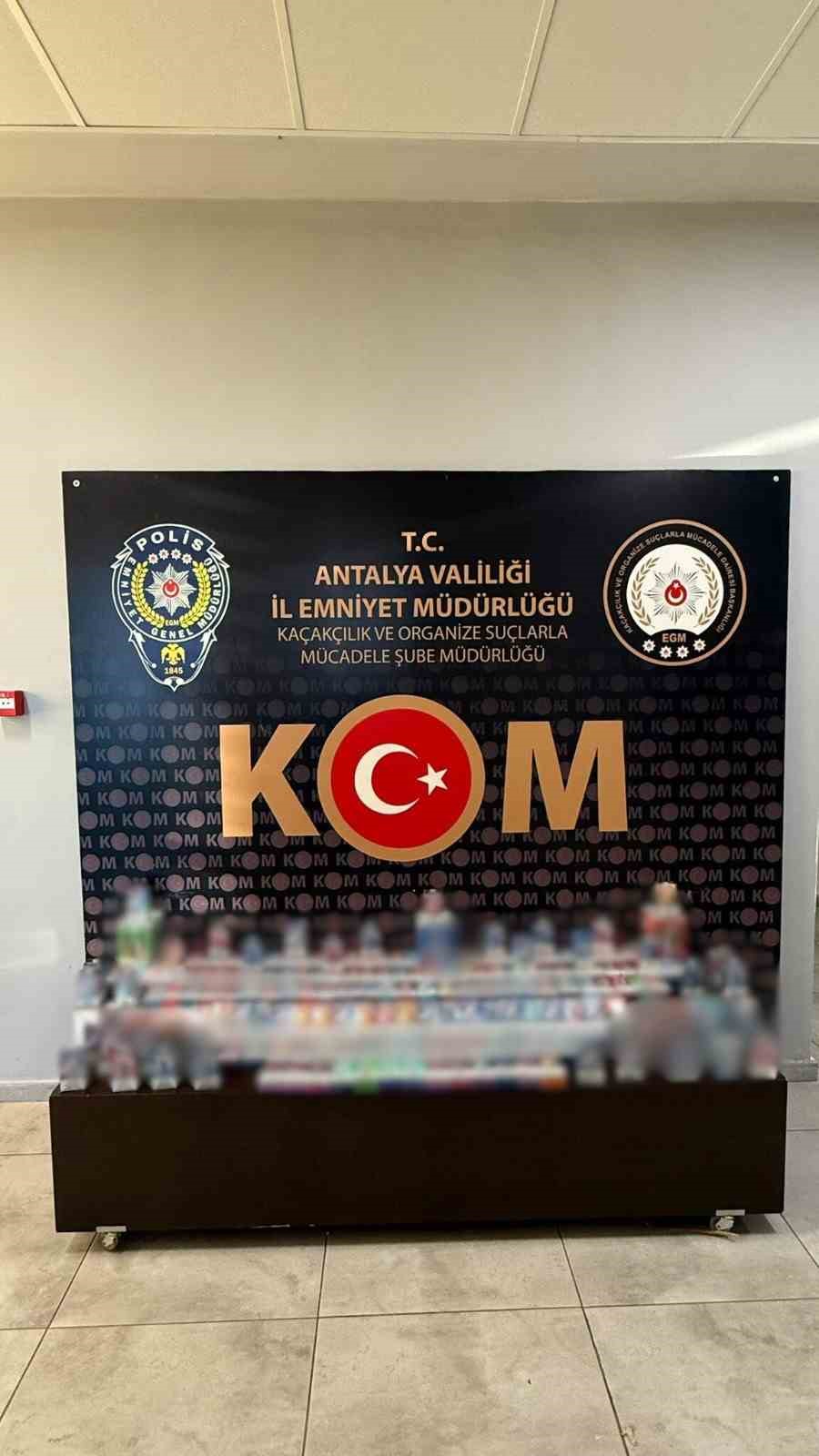 Antalya&rsquo;da &ccedil;ok sayıda ka&ccedil;ak &uuml;r&uuml;n ele ge&ccedil;irildi
