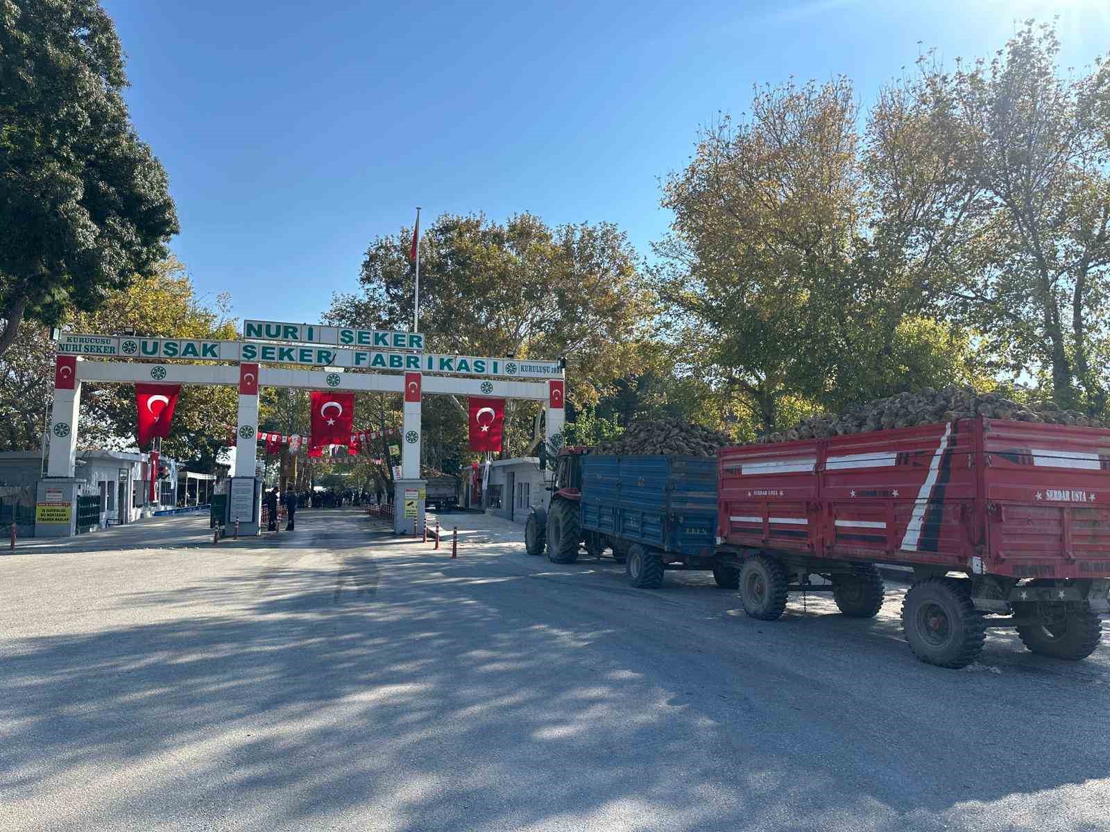 Nuri Şeker Uşak Şeker Fabrikasında 100. yıl &uuml;retim d&ouml;nemi başladı
