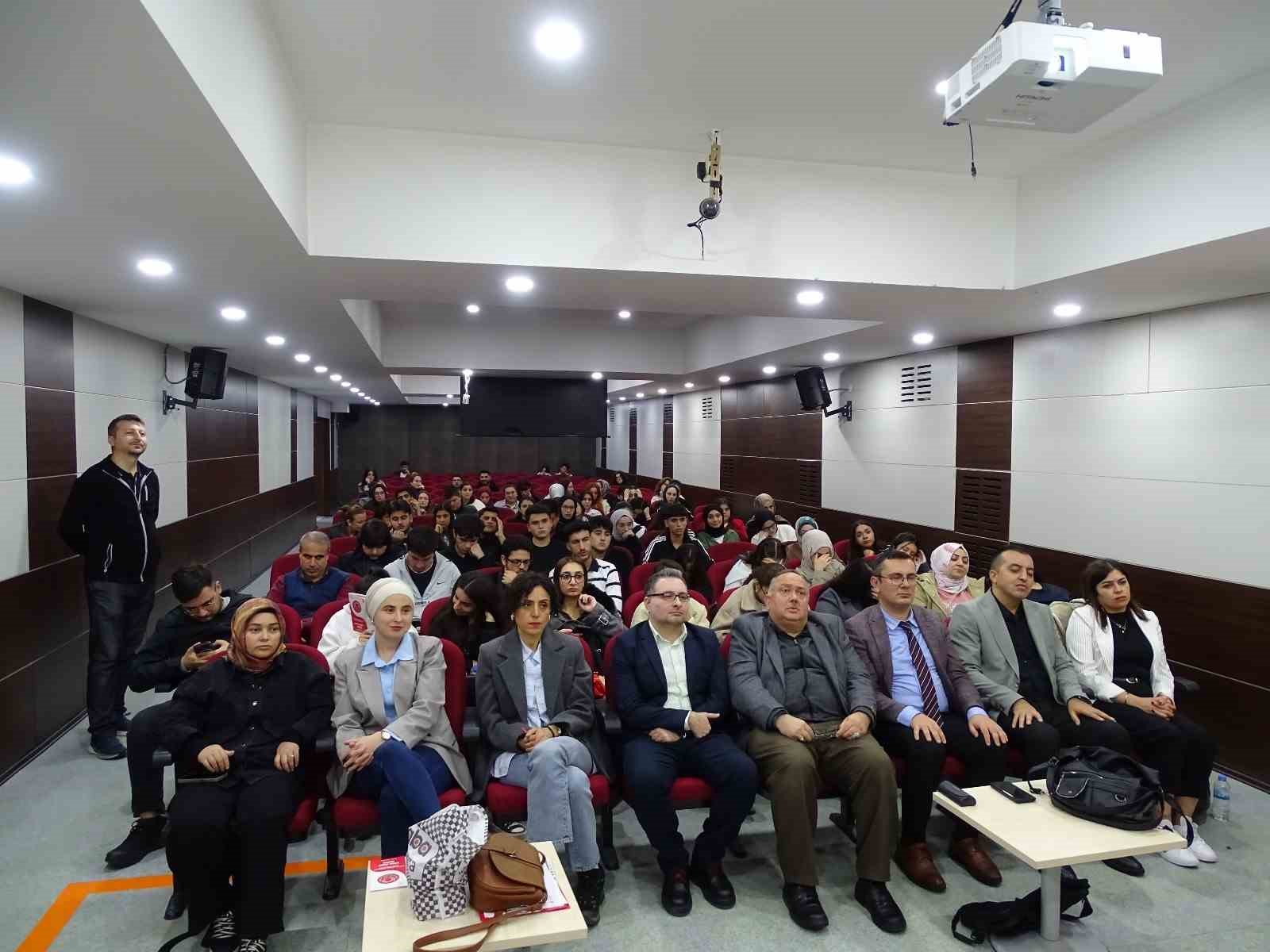 Devrek&rsquo;te aile i&ccedil;i ve şiddet semineri
