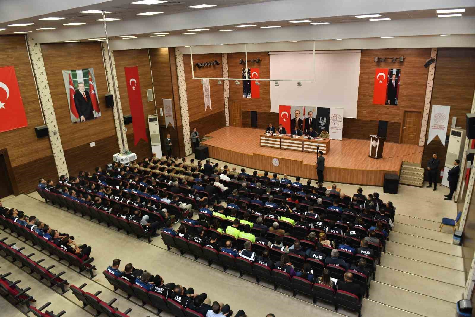 Şanlıurfa&rsquo;da "Okul ve Okul &Ccedil;evresi G&uuml;venliği" değerlendirme toplantısı
