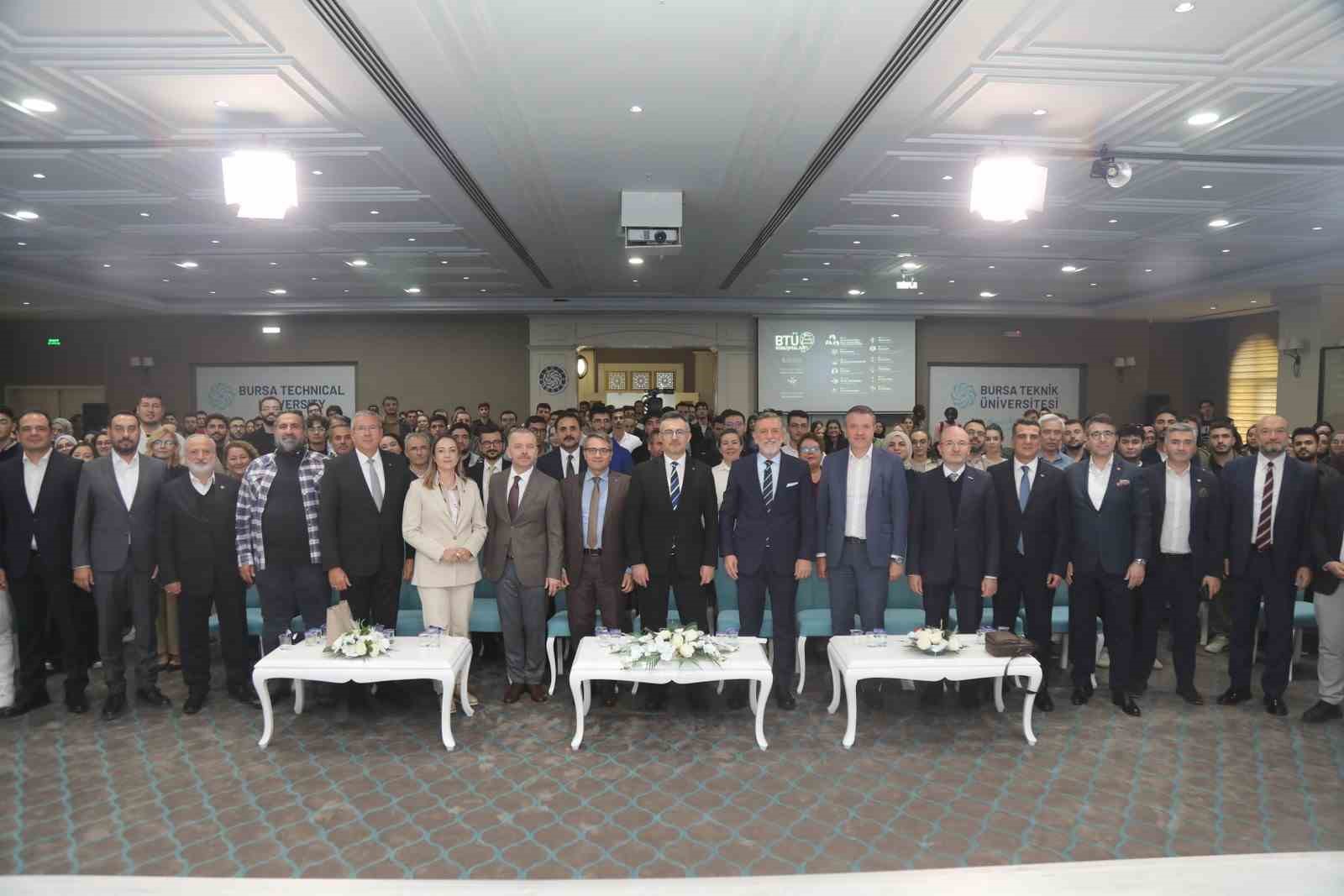 BT&Uuml; Konuşmaları&rsquo;nın konuğu İbrahim Burkay: T&uuml;rkiye&rsquo;nin İkinci Y&uuml;zyılı&rsquo;nı gen&ccedil;ler inşa edecek
