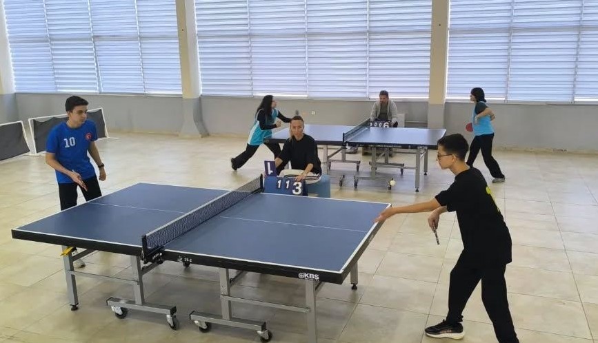 Edremit’te 29 Ekim Cumhuriyet Bayramı masa tenisi turnuvası düzenlendi