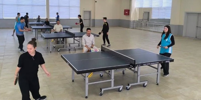 Edremit&rsquo;te 29 Ekim Cumhuriyet Bayramı masa tenisi turnuvası d&uuml;zenlendi
