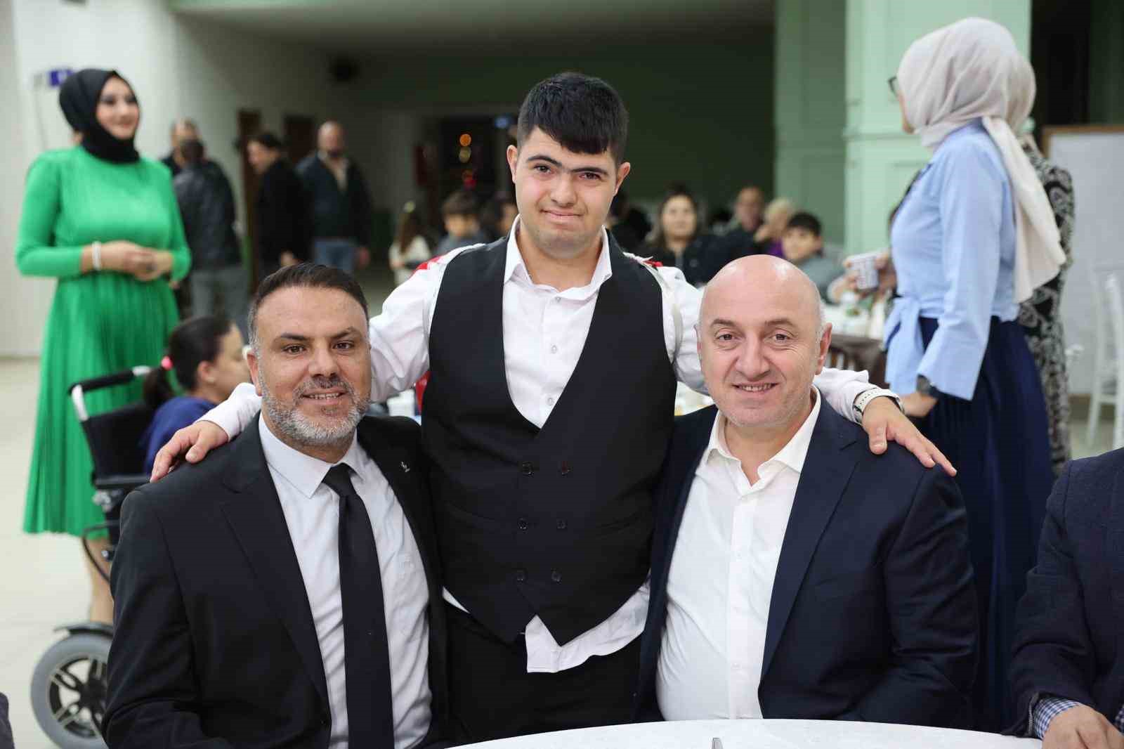 Özel birey Eren için coşkulu asker uğurlaması