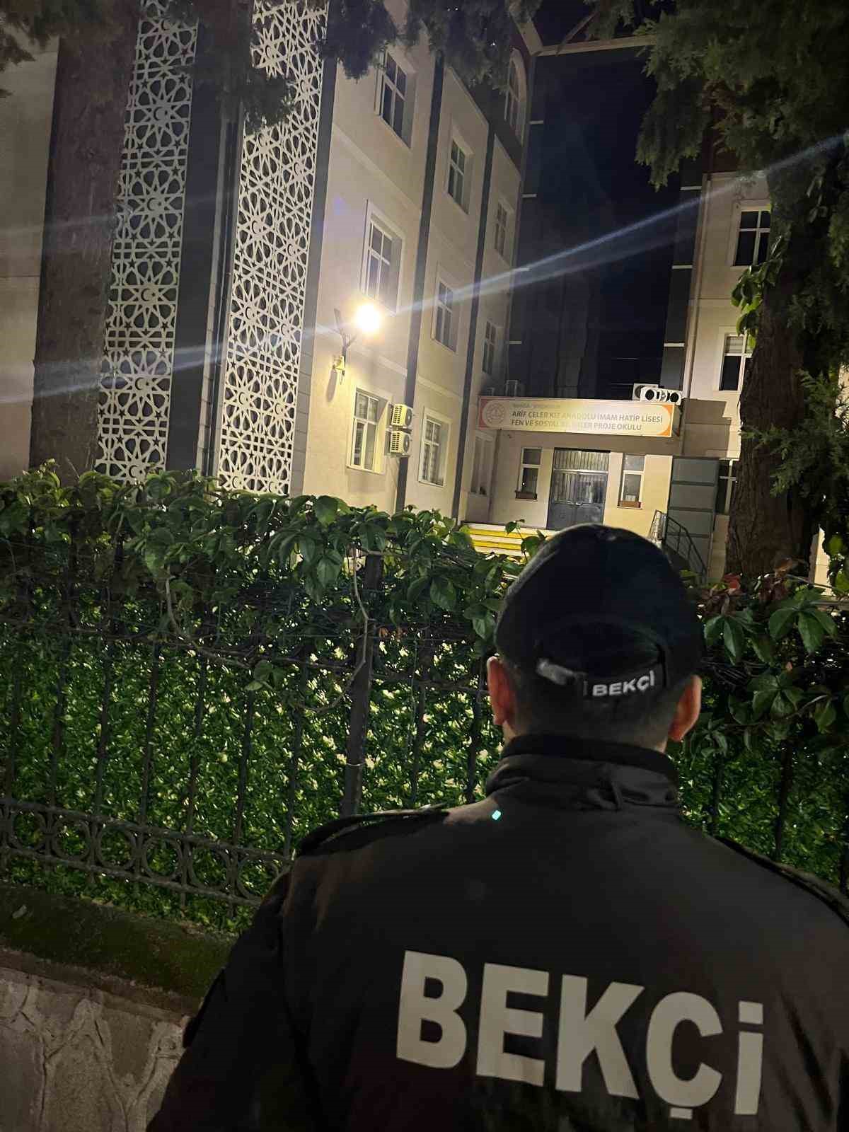 Manisa’da okul çevrelerinde gece denetimi