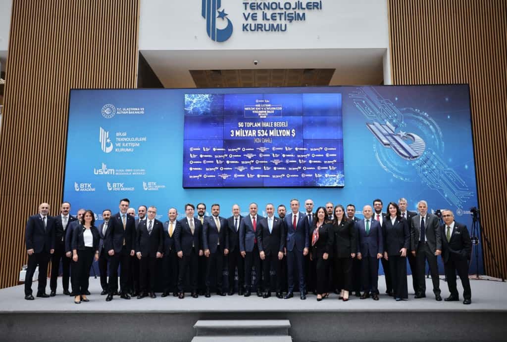 Bakan Uraloğlu: "Türkiye’yi iletişimde ileriye taşıyacak 5G ihalemizi gerçekleştirdik"
