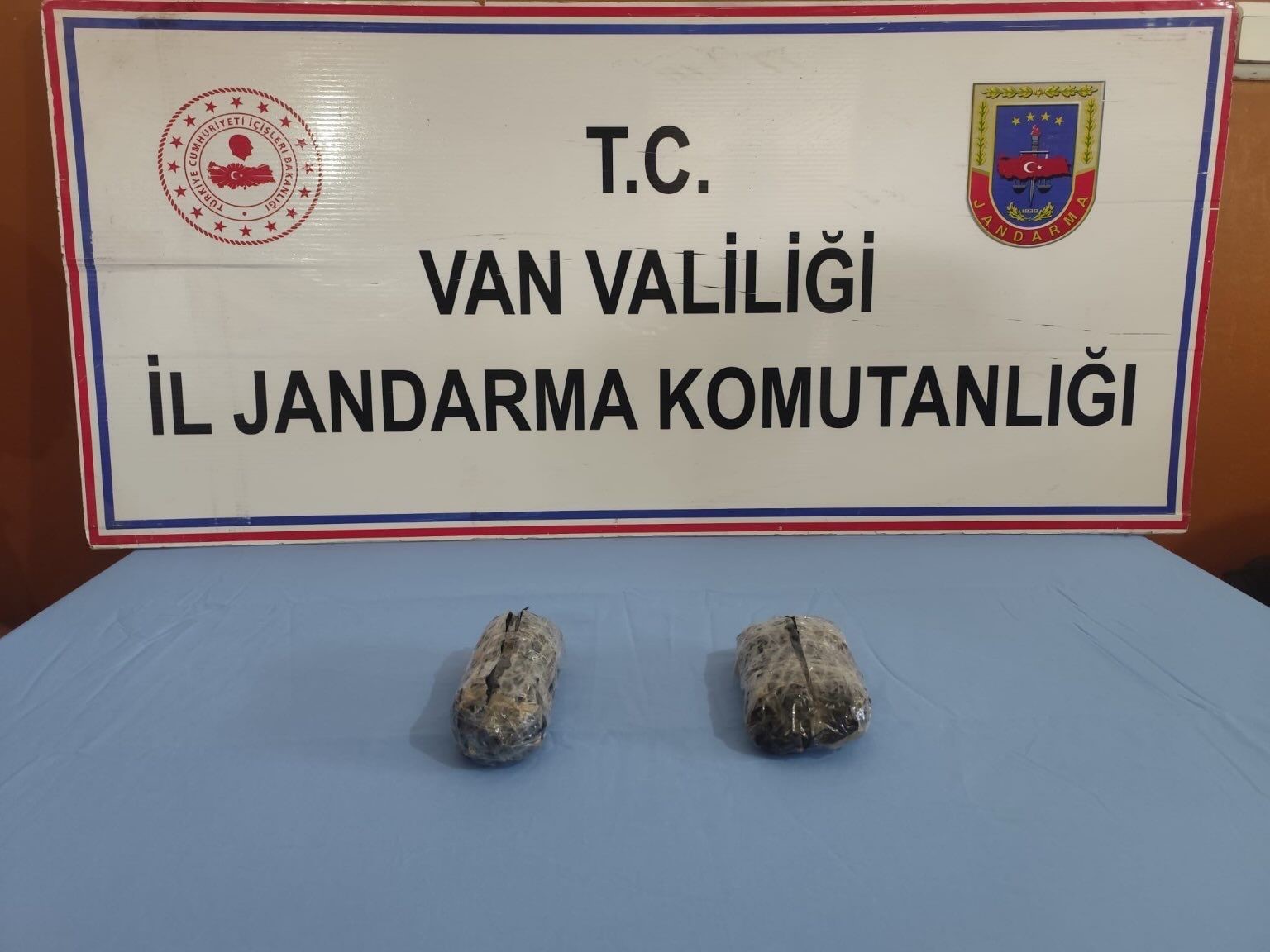 Van’da 502 gram skunk ele geçirildi