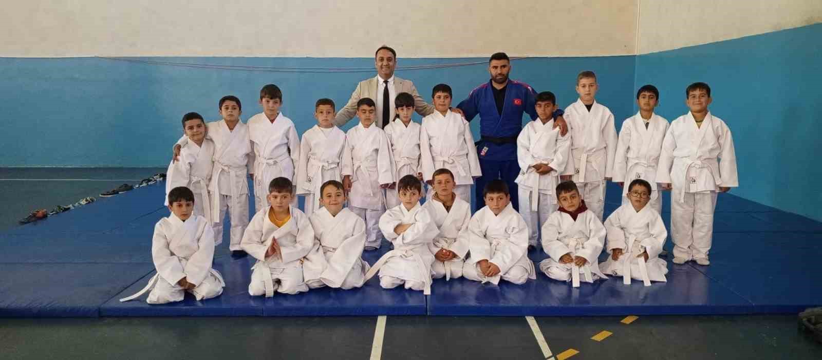 Hınıs’ta judo atağı