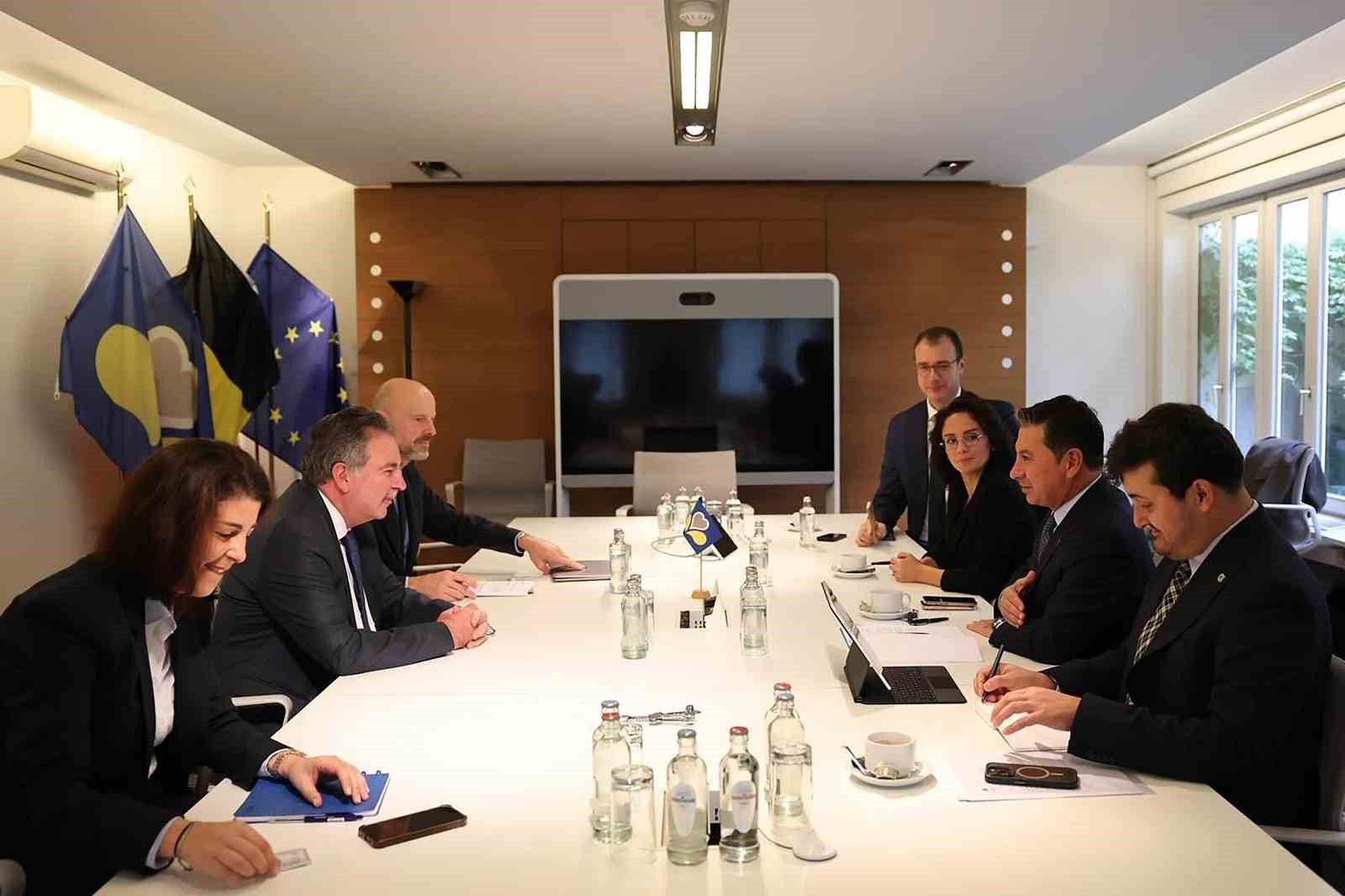 Başkan Aras&rsquo;tan Br&uuml;ksel&rsquo;de demokrasi, iklim ve s&uuml;rd&uuml;r&uuml;lebilirlik temasları
