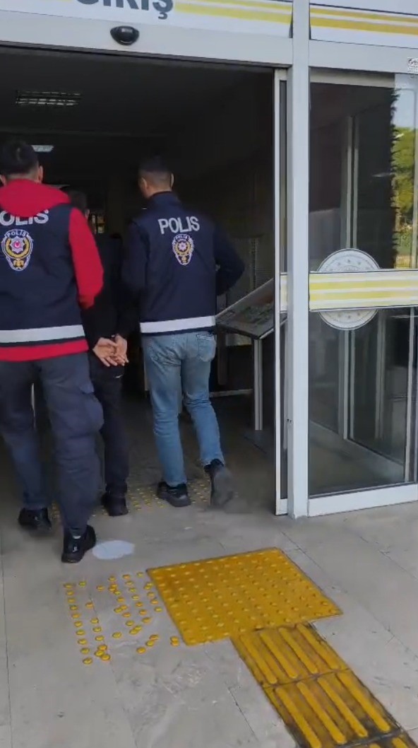 Hapis cezasıyla aranan şahıs Sultanhisar&rsquo;da yakalandı
