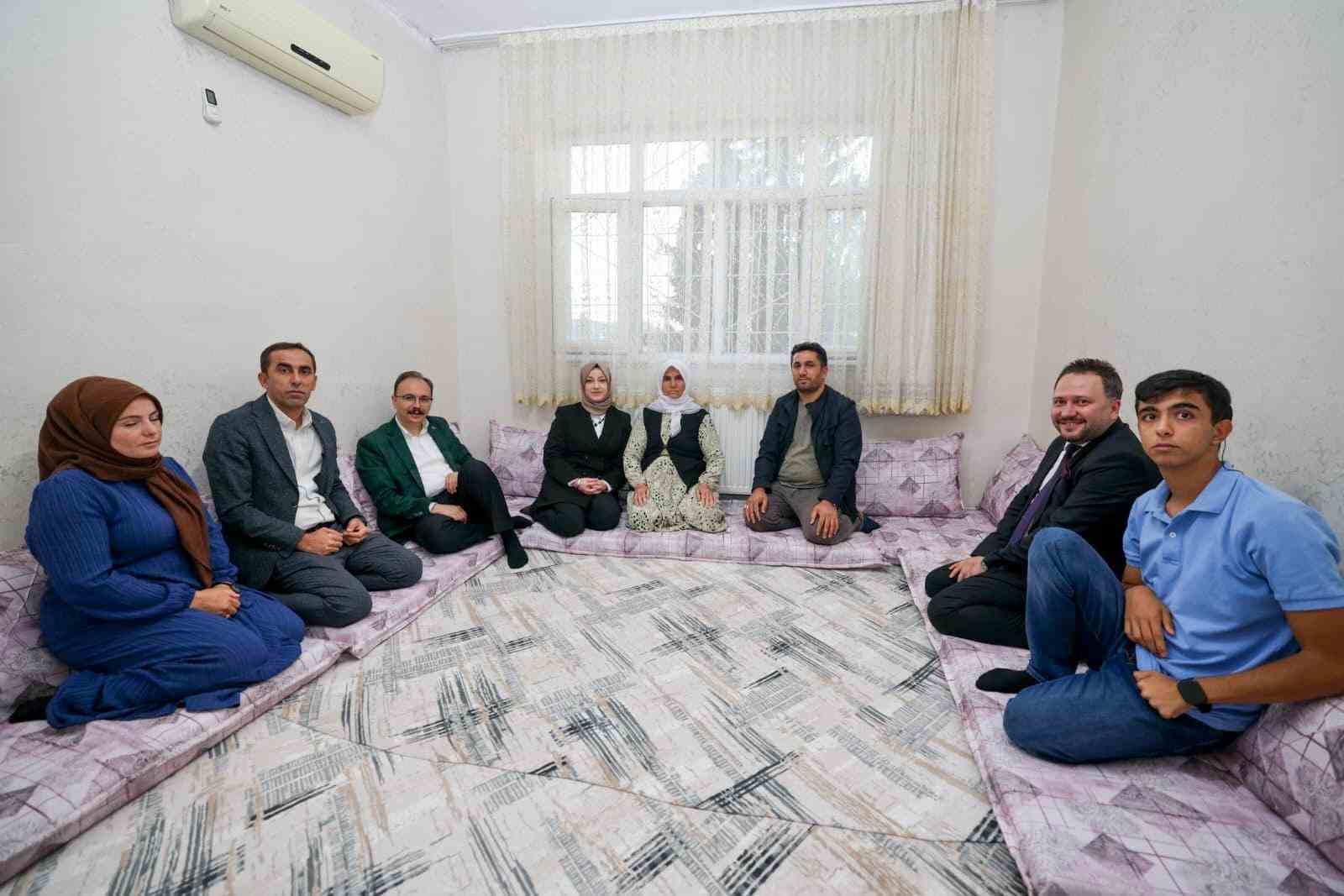 Siir&rsquo;te "vefa" ve "minnet" buluşmasında şehit aileleriyle bir araya gelindi
