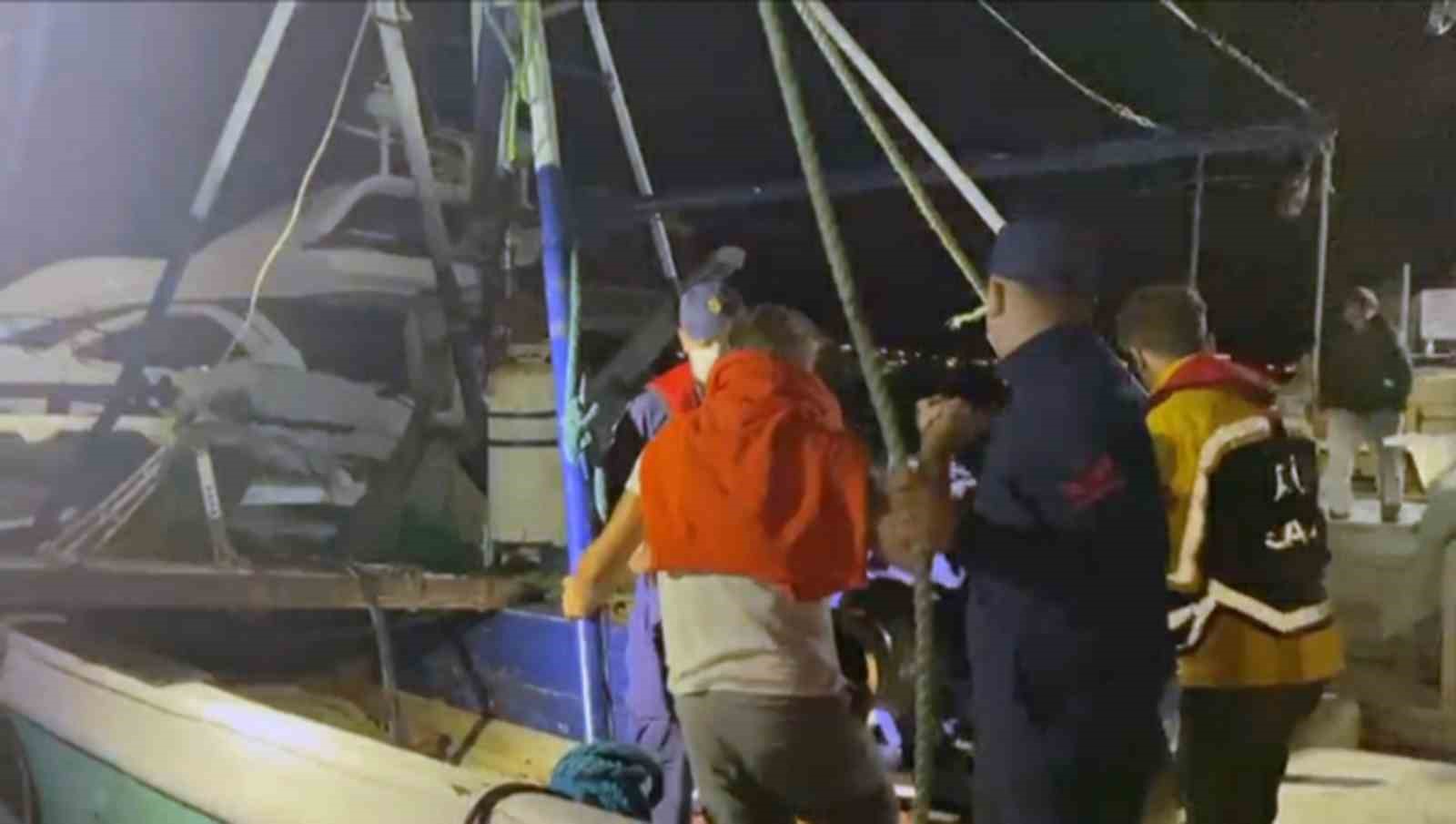 Ticari yatta rahatsızlanan vatandaşa Sahil Güvenlik’ten tıbbi tahliye