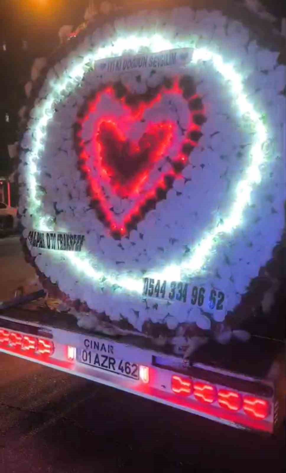 Çekiciyle trafikte "İyi ki doğdun sevgilim" sürprizi pahalıya patladı