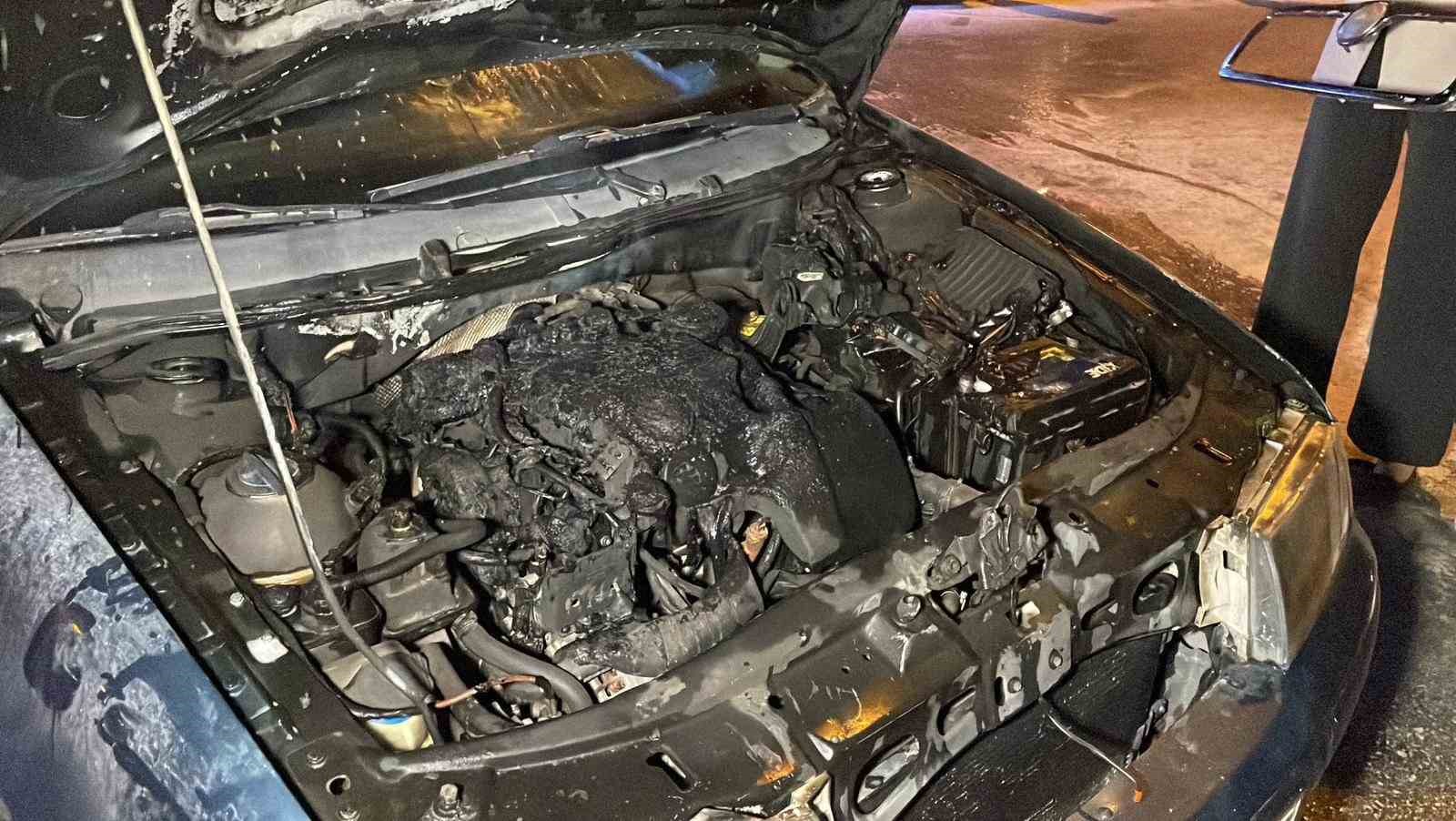 Karaman’da seyir halindeki otomobil alev alarak yandı