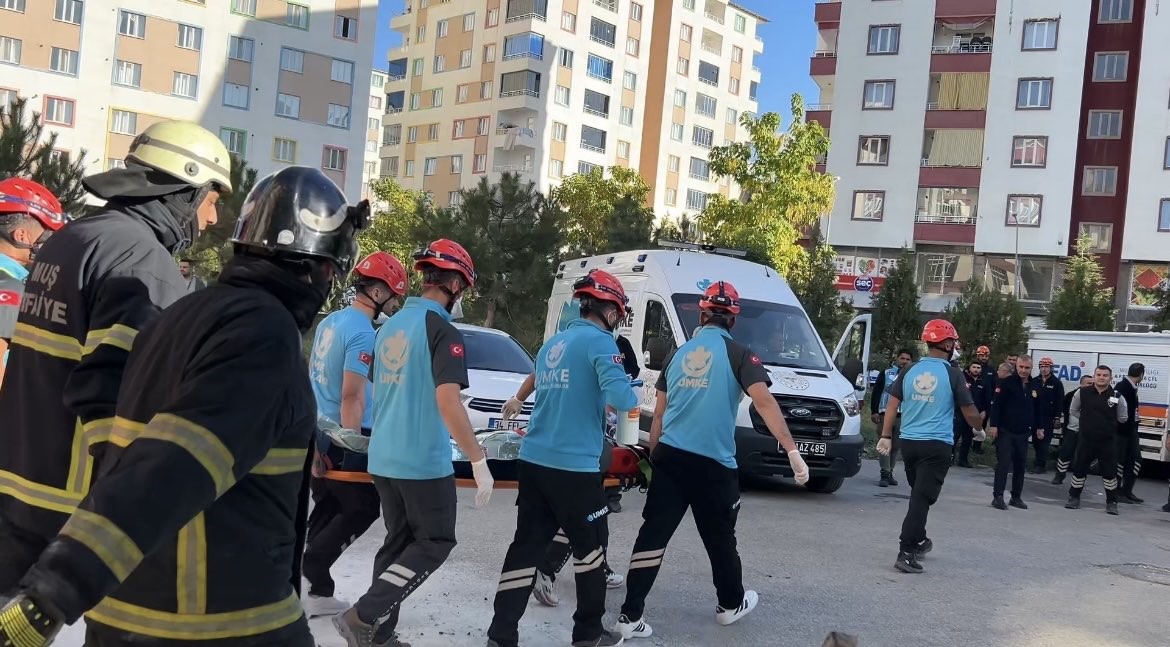 Muş Devlet Hastanesinde gerçeğini aratmayan yangın tatbikatı
