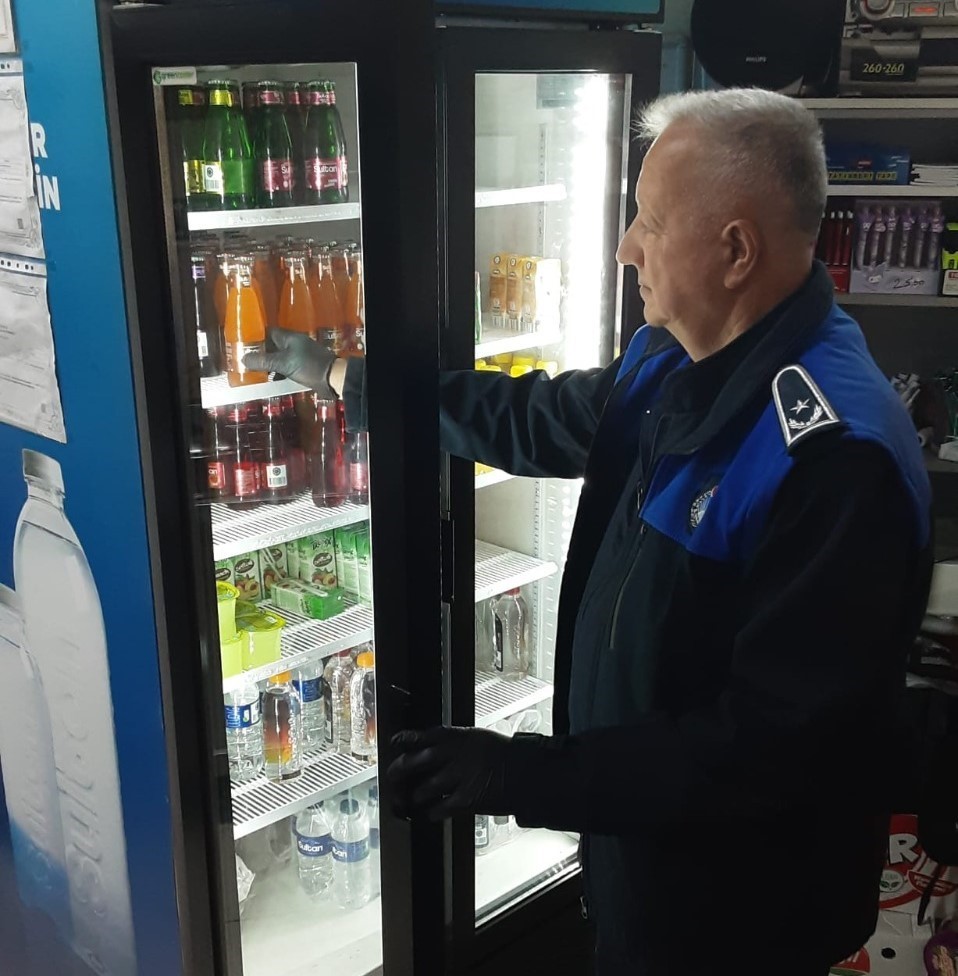 Zabıta ekiplerinden okul kantinlerine sıkı denetim
