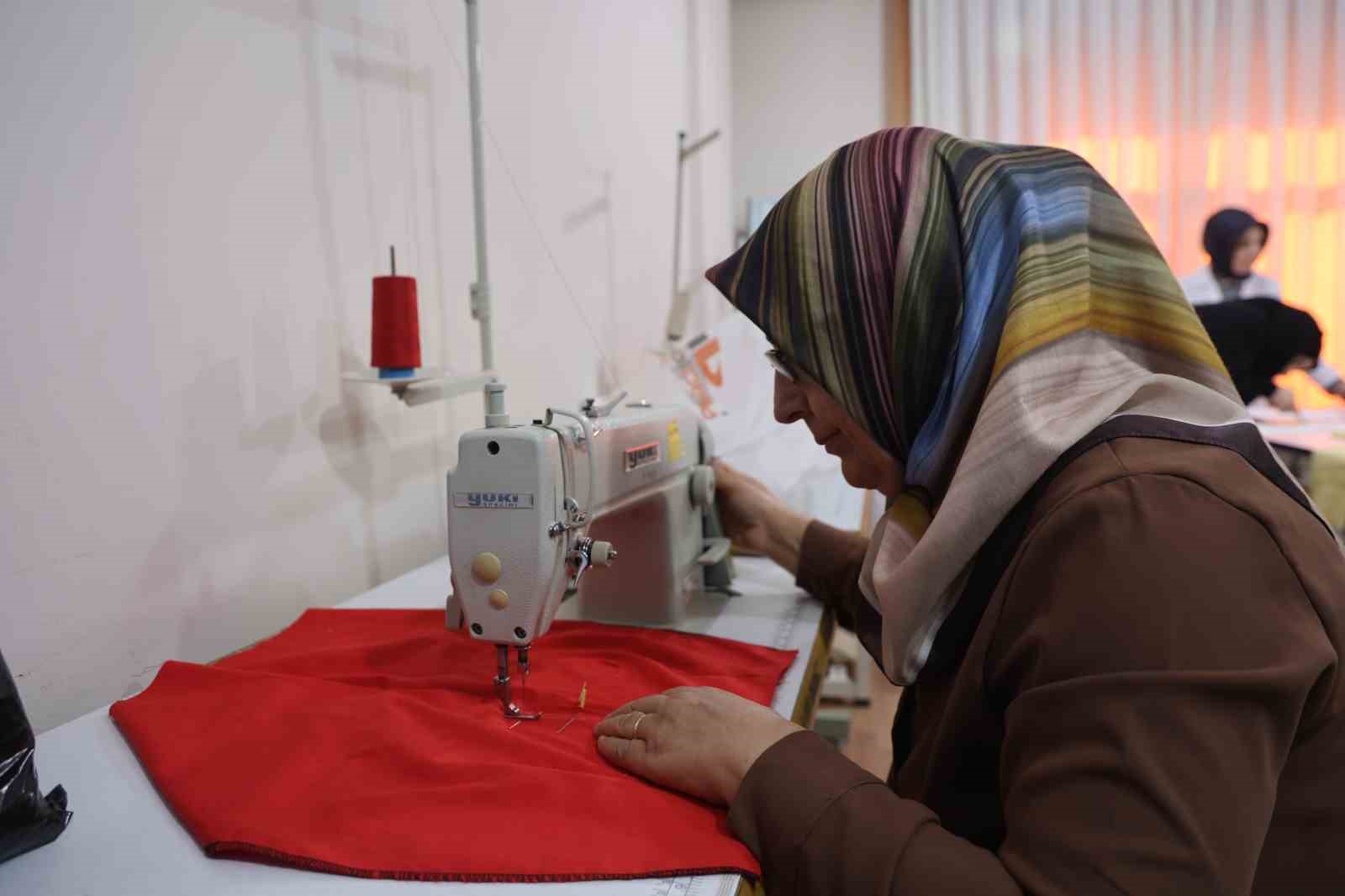 Elazığ’da kadınlardan giyim ve üretim teknolojisi kursuna yoğun ilgi