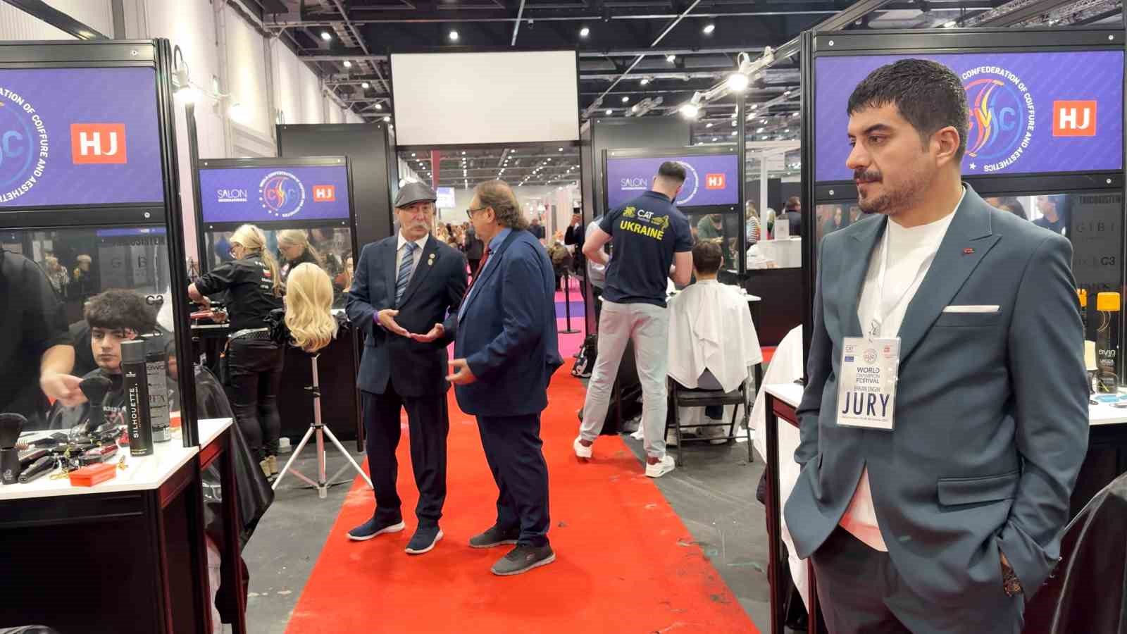 Türk kuaför İngiltere’de dünya sahnesinde