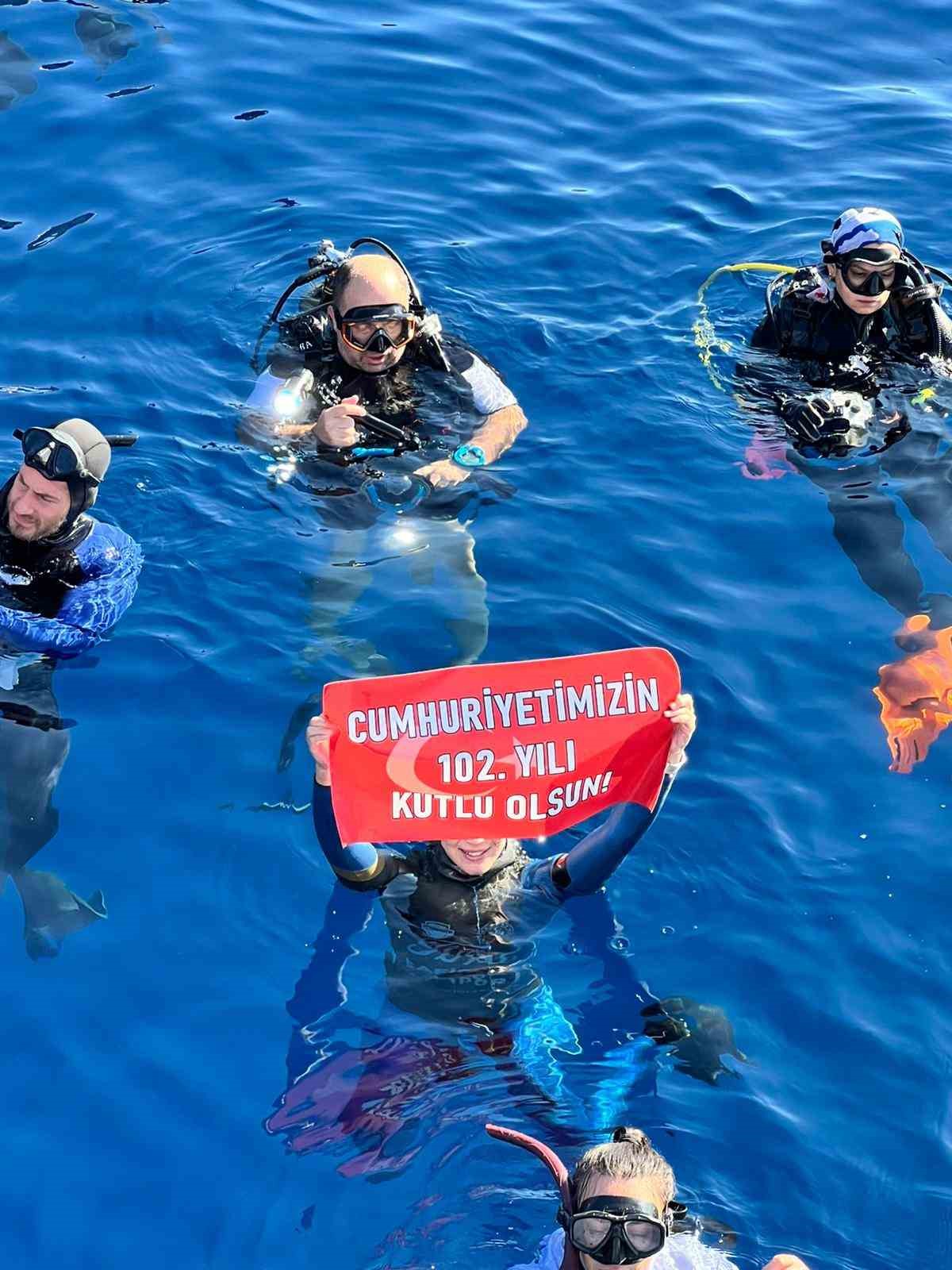 Şahika Ercümen ’Cumhuriyet’ ve ’Gazze’ için dünya rekoru kırdı