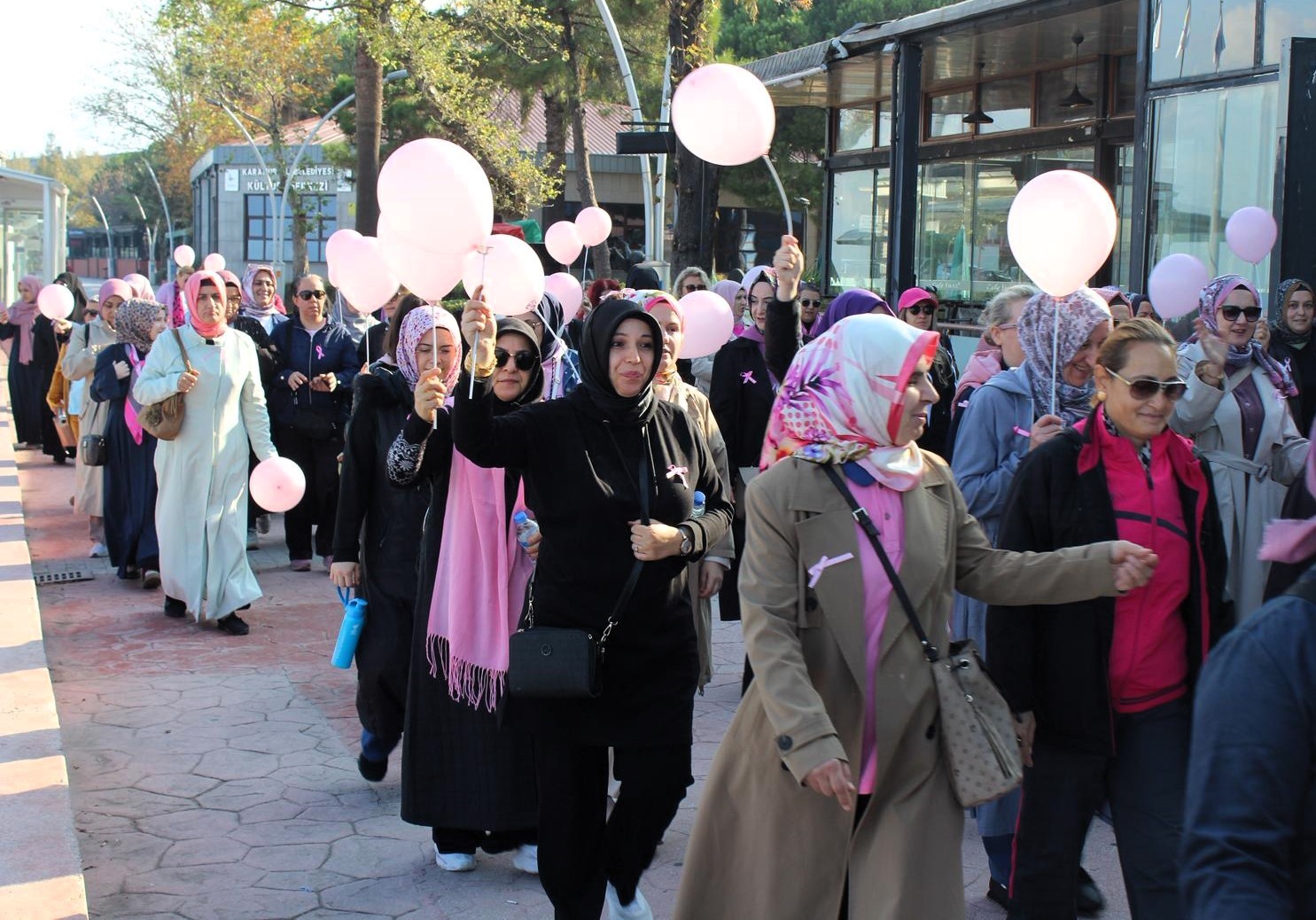 Meme kanserine "pembe" farkındalık
