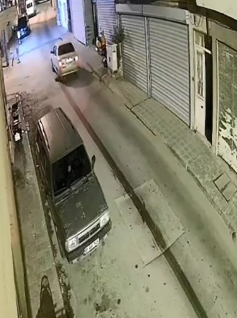 Nesli tehlike altındaki hayvanı aracıyla metrelerce sürükledi
