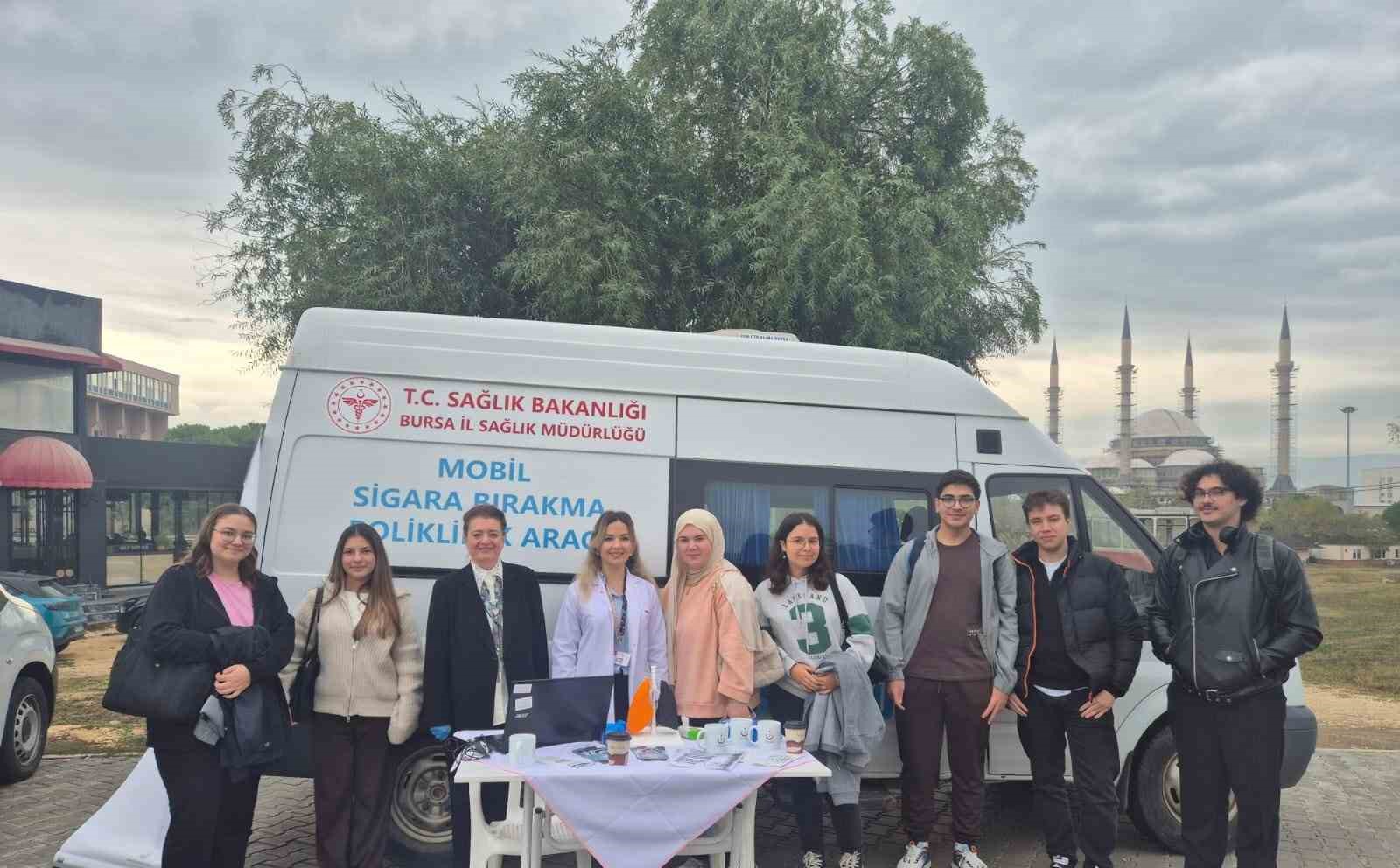 Mobil ekipler vatandaşları sigara bırakmaya teşvik ediyor