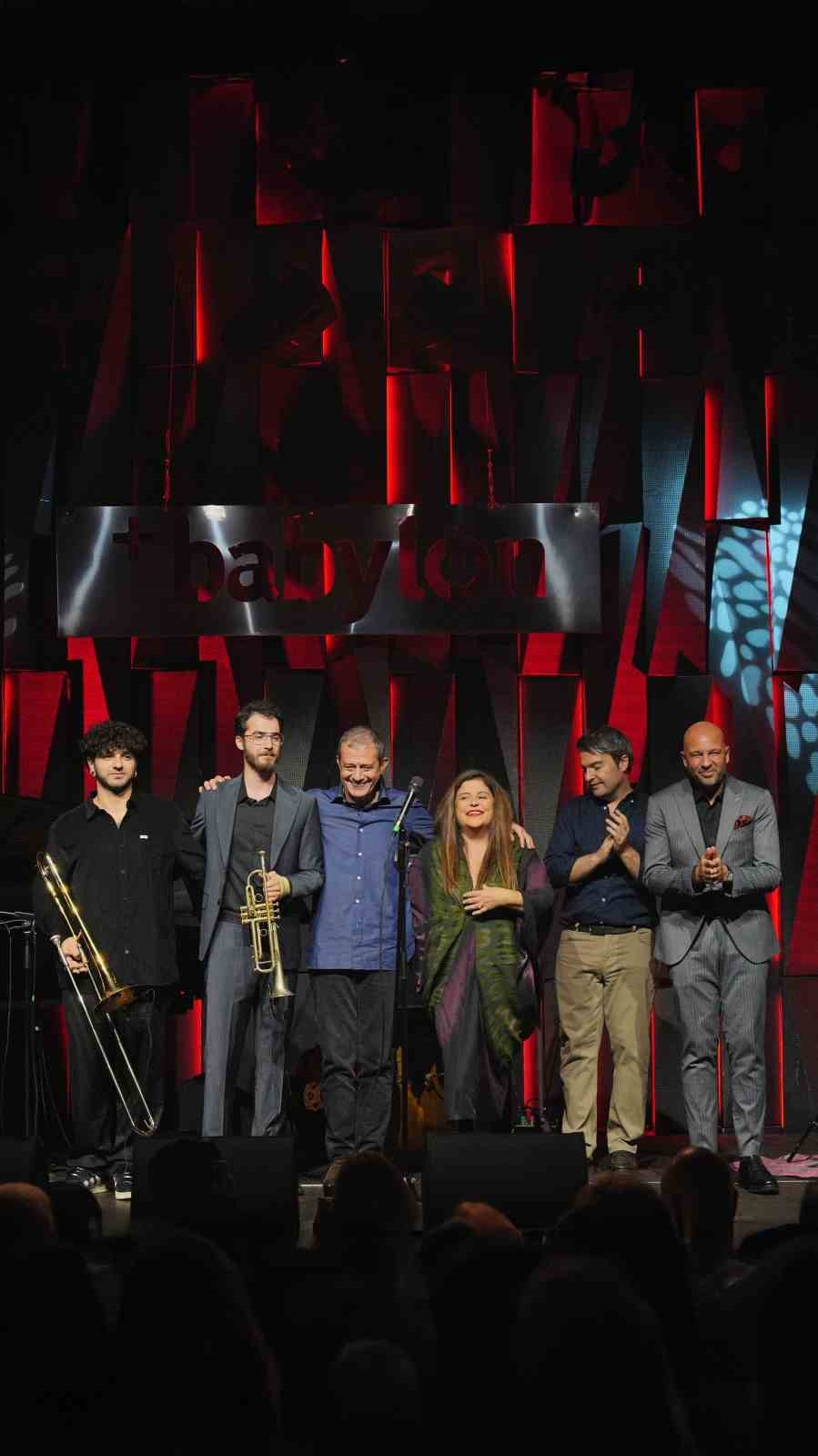 Genç müzisyenlere kapı açan JAmZZ, özel bir konserle son buldu