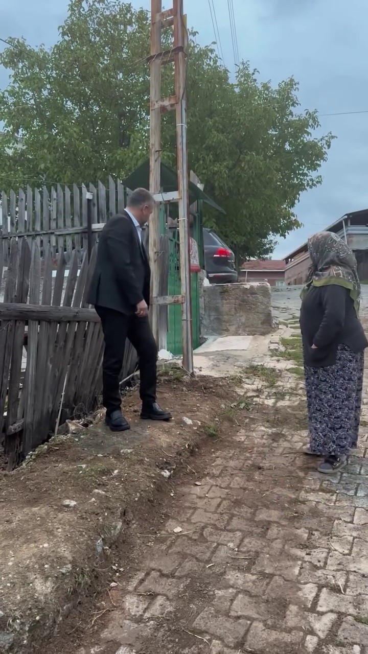 Başkan Civa’nın samimi tavırları sosyal medyada ilgi görüyor
