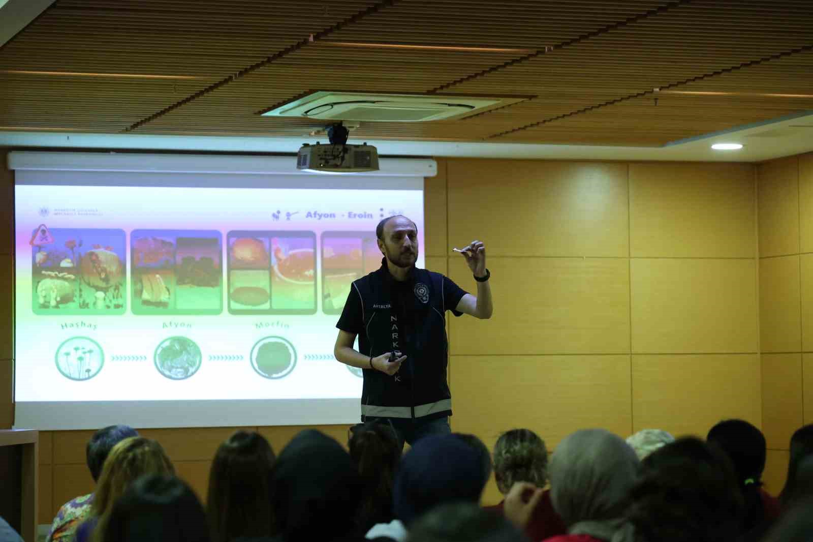 B&uuml;y&uuml;kşehir personeline madde bağımlılığı ile m&uuml;cadele eğitimi
