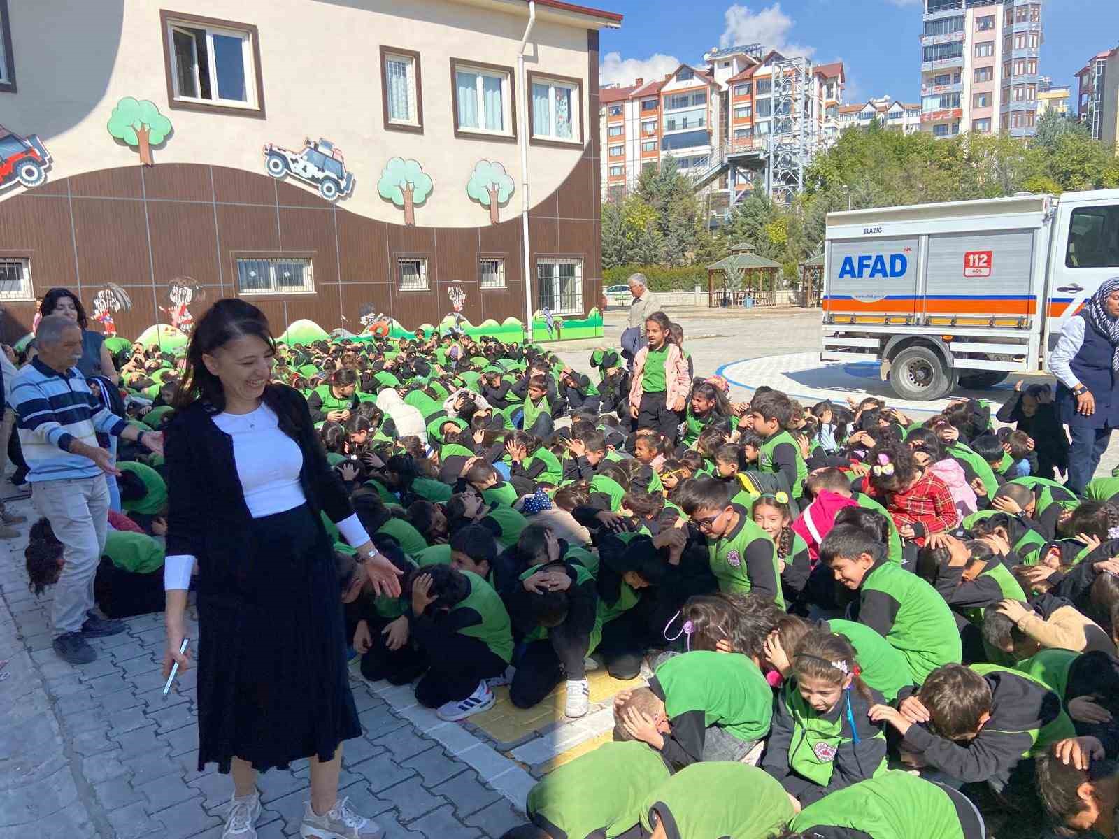 Elazığ&rsquo;da &ouml;ğrencilere afet farkındalık eğitimi

