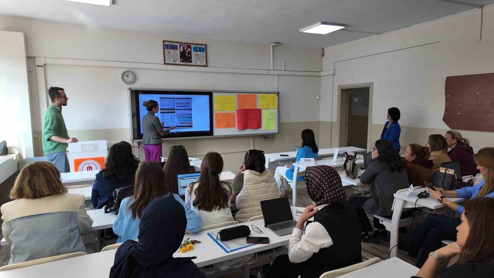 Çanakkale’de ‘Harezmi Eğitim Modeli’ öğretmen eğitimleri başladı