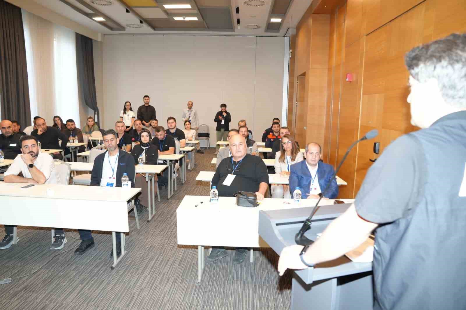 Diyarbakır’da gençler afet yönetimi için bir araya geldi