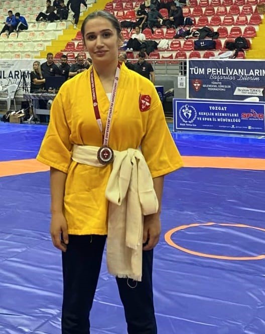 Evindar, güreşte Türkiye 3’üncüsü oldu