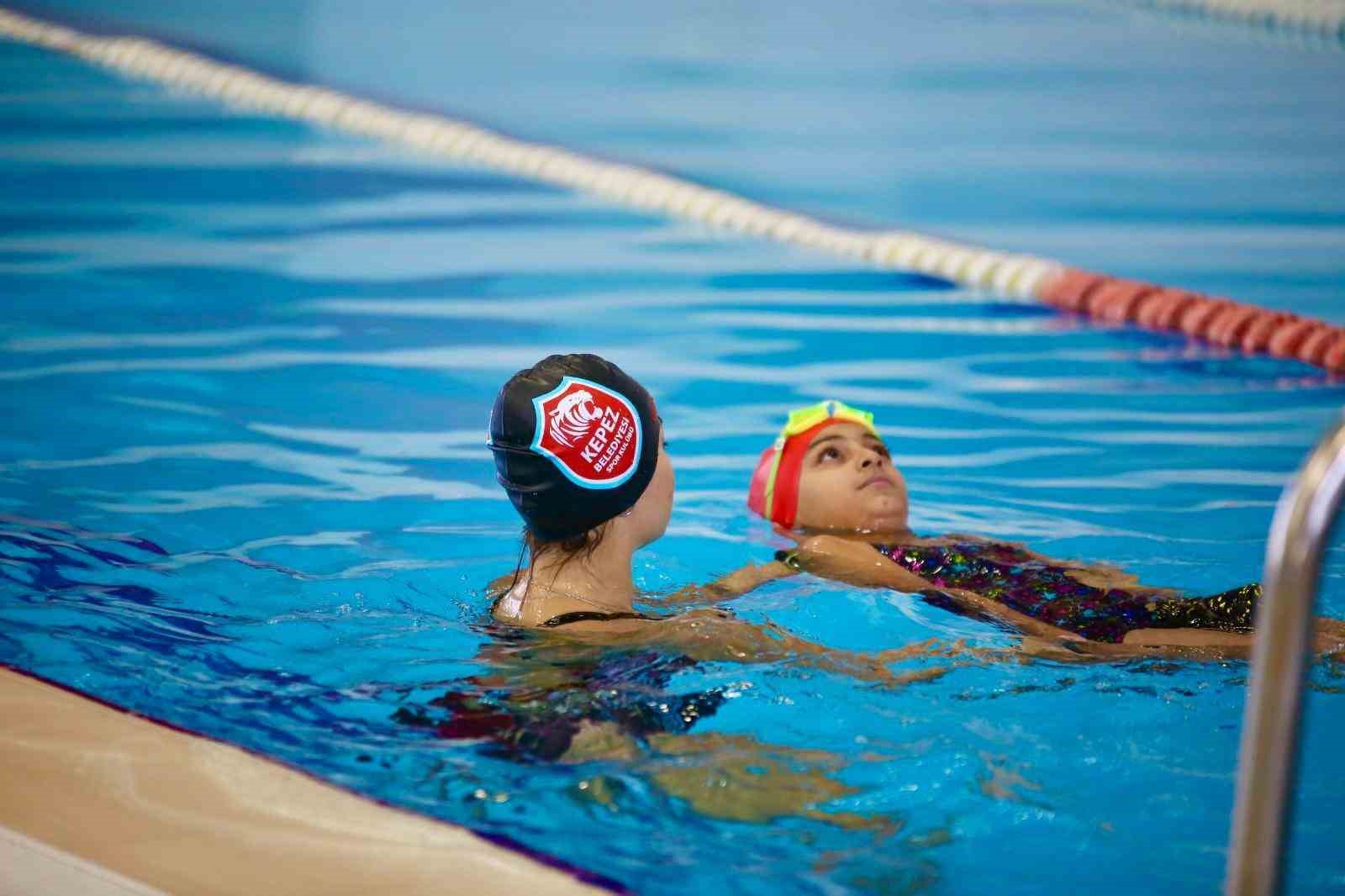 Kepez’de yüzme keyfi kışın da devam ediyor