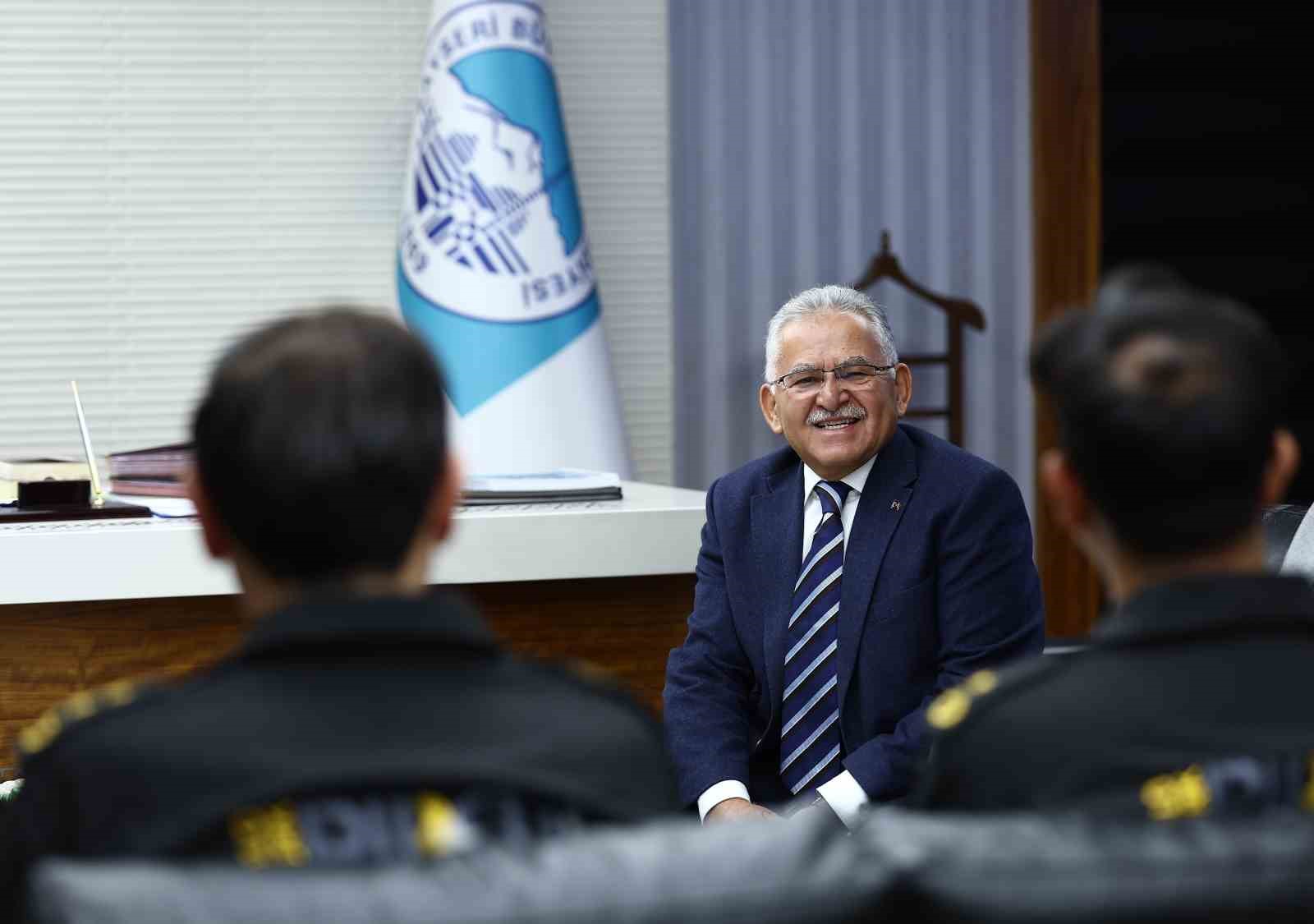 SOLOTÜRK’ten Başkan Büyükkılıç’a ziyaret
