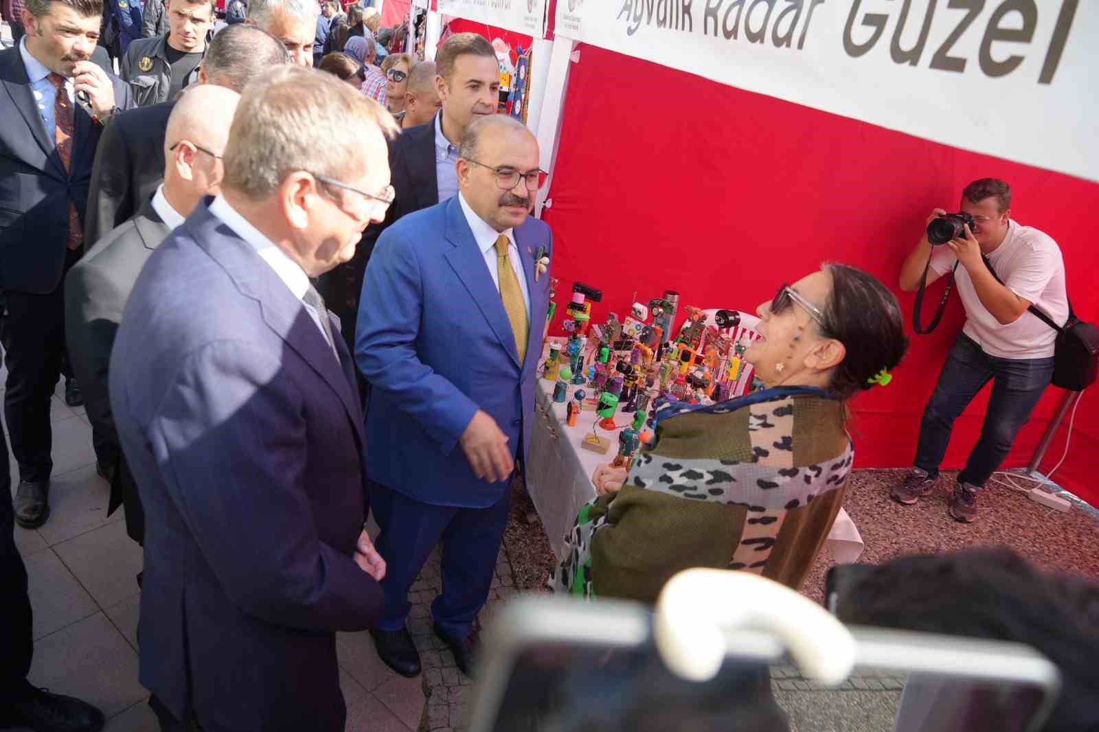 20. Ayvalık Uluslararası Zeytin Hasat ve Turizm Festivali başladı