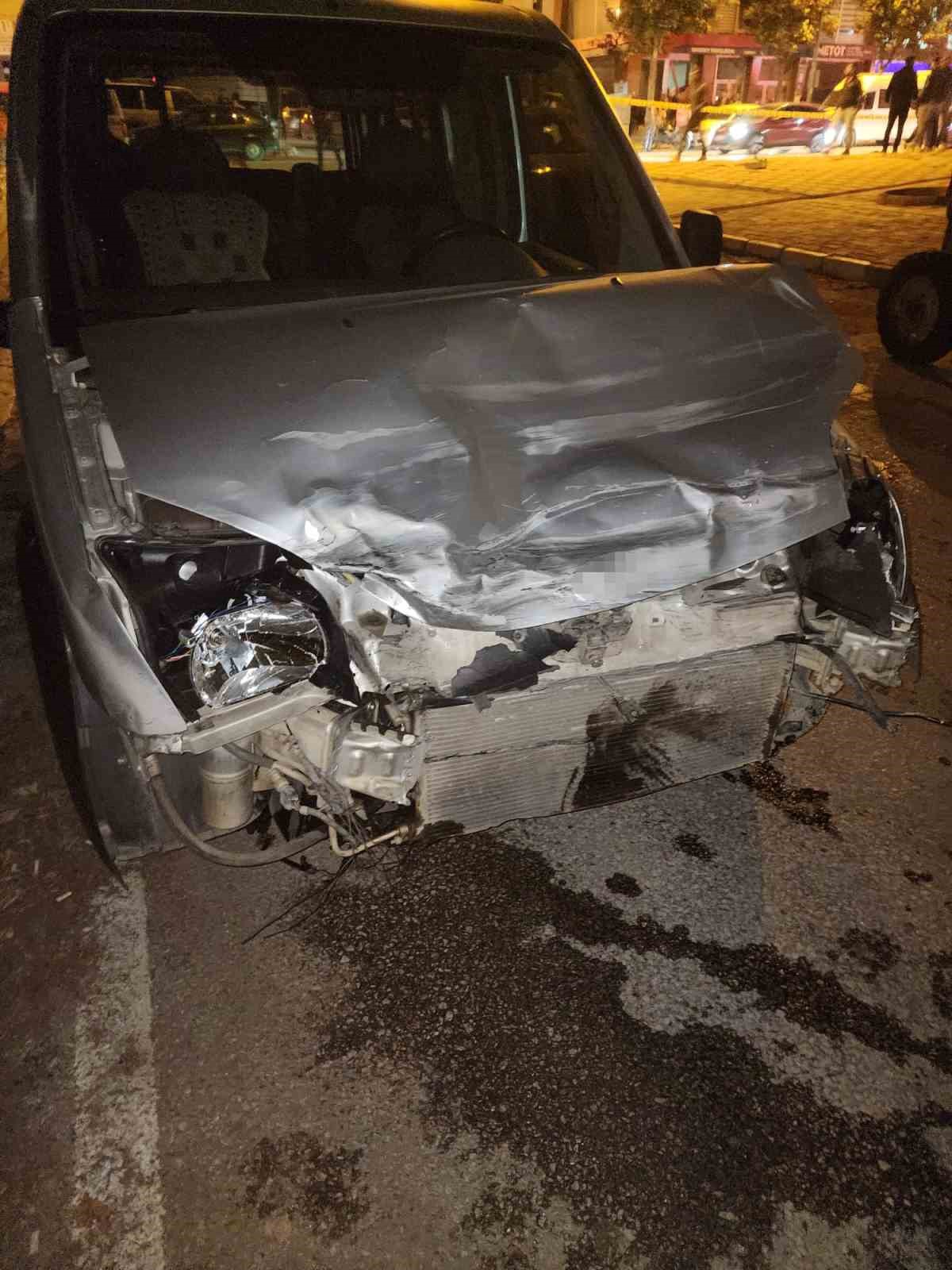 Isparta&rsquo;da otomobil ile motosiklet &ccedil;arpıştı: 1 &ouml;l&uuml;, 1 ağır yaralı
