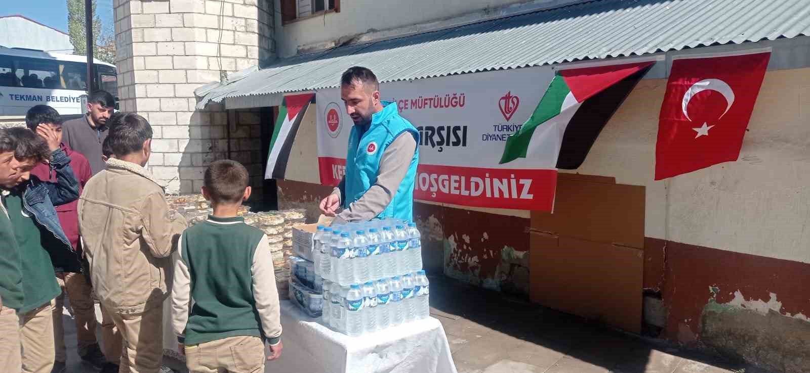 Tekman’da Gazze için hayır çarşısı düzenlendi