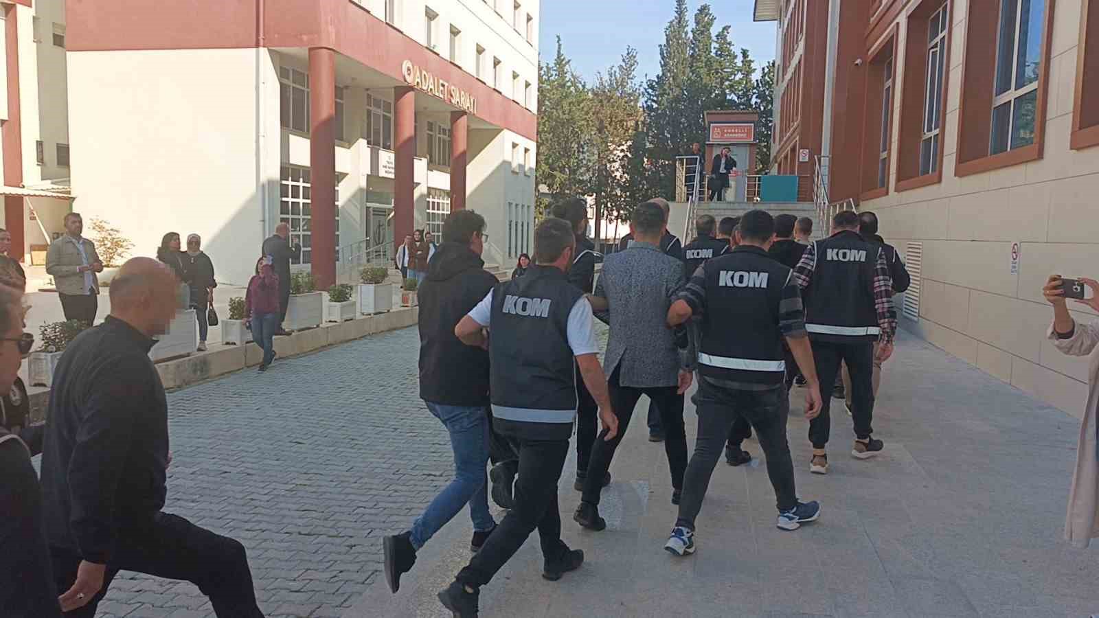 Yalova İl Göç İdaresi’ne yönelik operasyonda 9 zanlı adliyeye sevk edildi