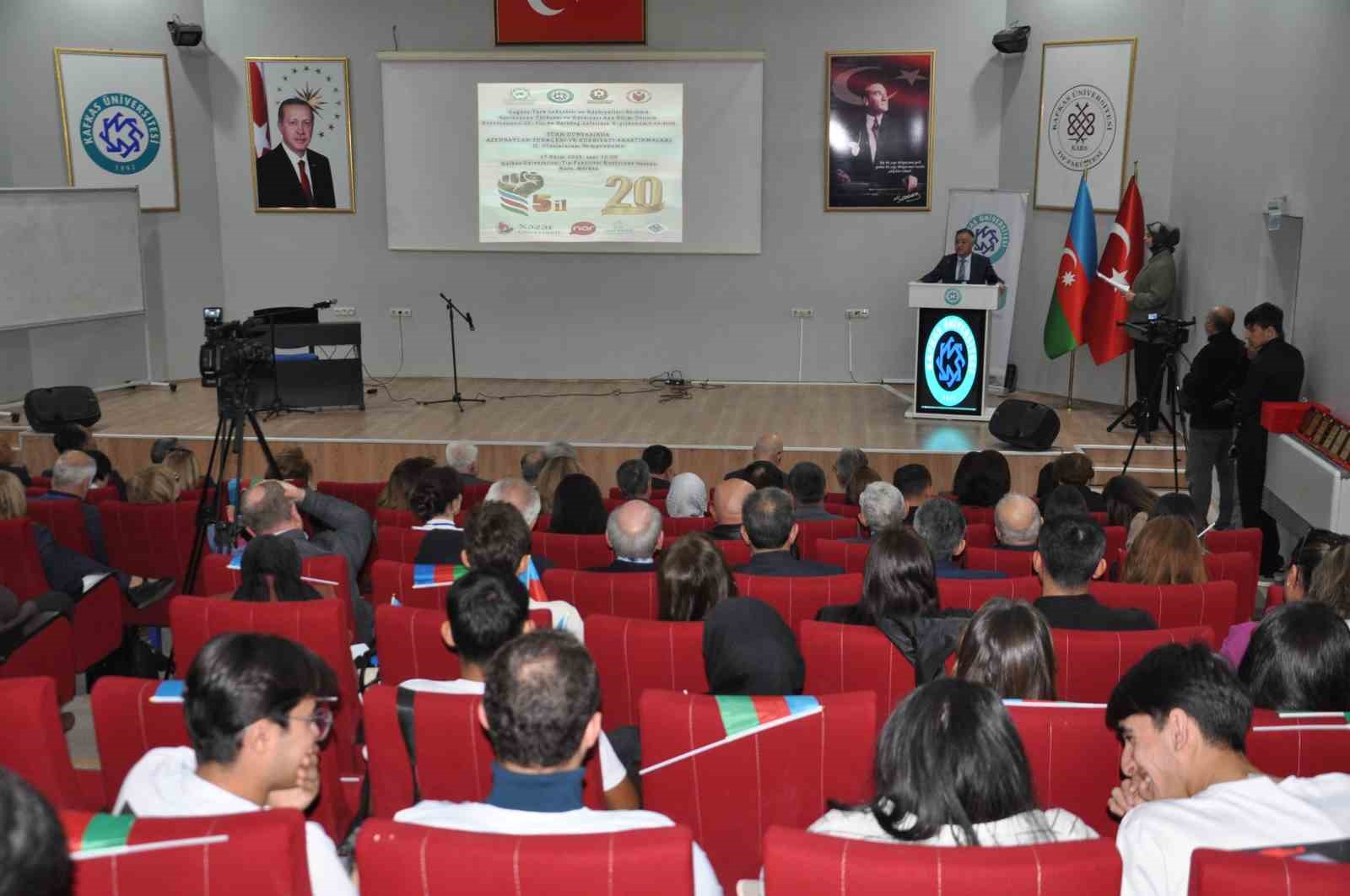 Kars&rsquo;ta &lsquo;T&uuml;rk D&uuml;nyası&rsquo;nda Azerbaycan T&uuml;rk&ccedil;esi ve Edebiyatı Araştırmaları&rsquo; sempozyumu
