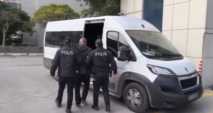 Maltepe&rsquo;de d&uuml;kkana pompalı t&uuml;fekle saldıran ş&uuml;pheli yakalandı
