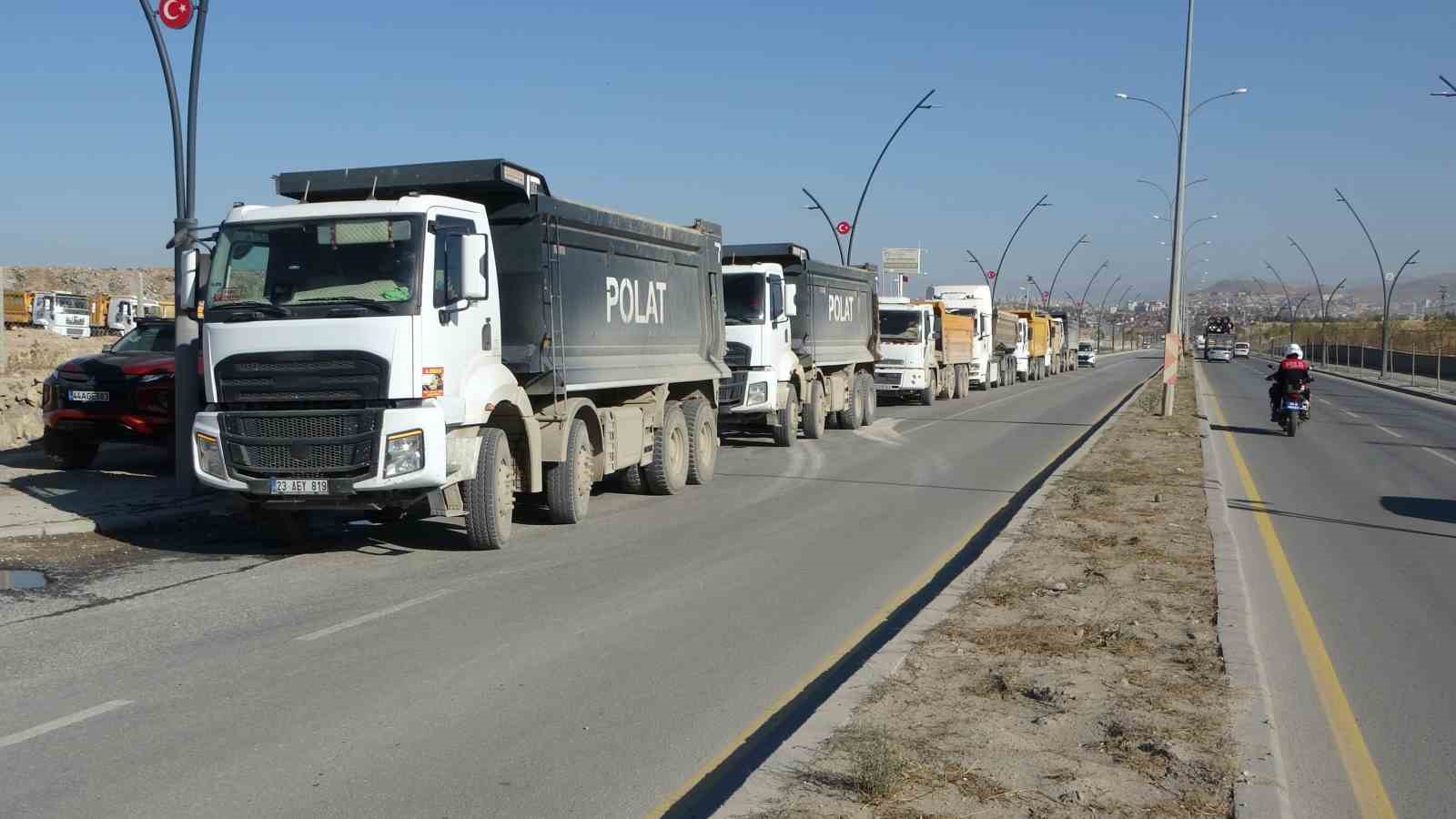 Malatya’da hafriyat kamyonu sürücülerinden ceza protestosu