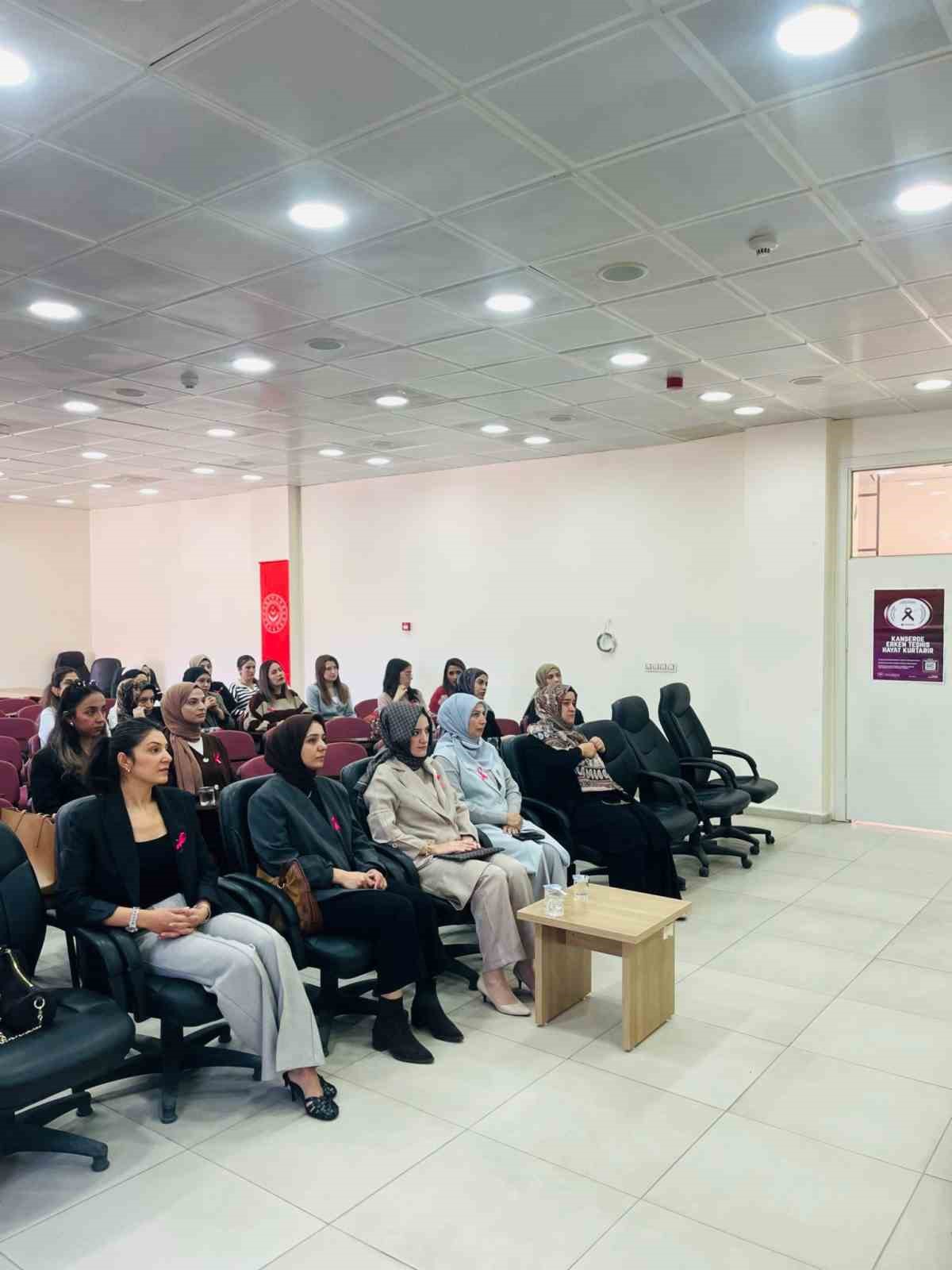 Patnos’ta meme kanseri farkındalık etkinliği düzenlendi