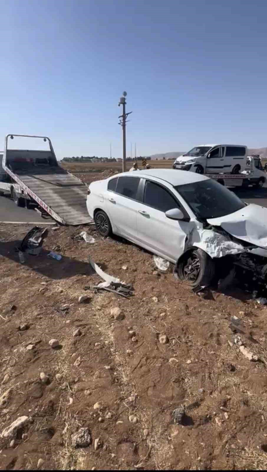 Mardin’de otomobil ile hafif ticari araç çarpıştı: 4 yaralı