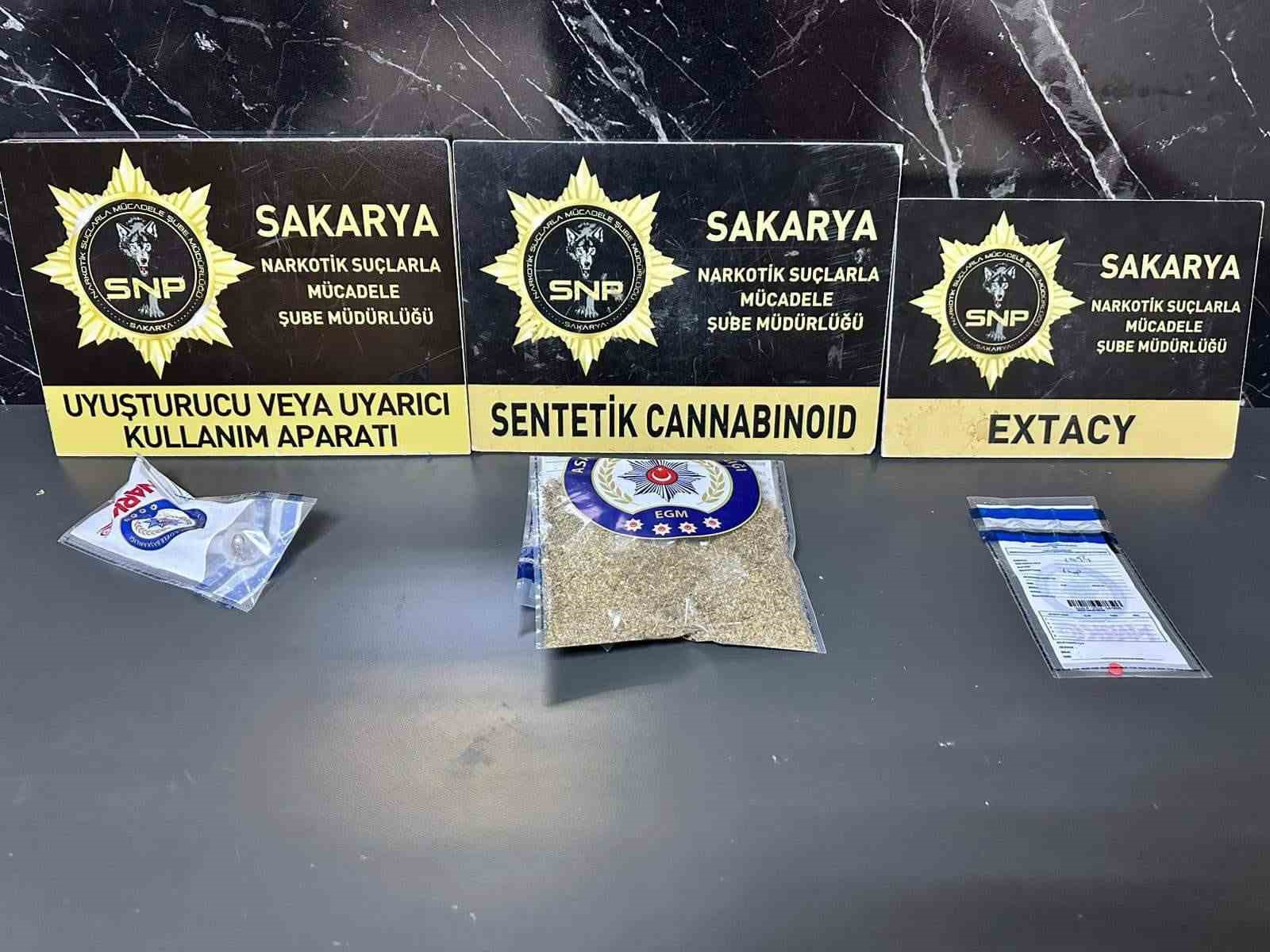 Sakarya&rsquo;da uyuşturucu operasyonu: 10 g&ouml;zaltı
