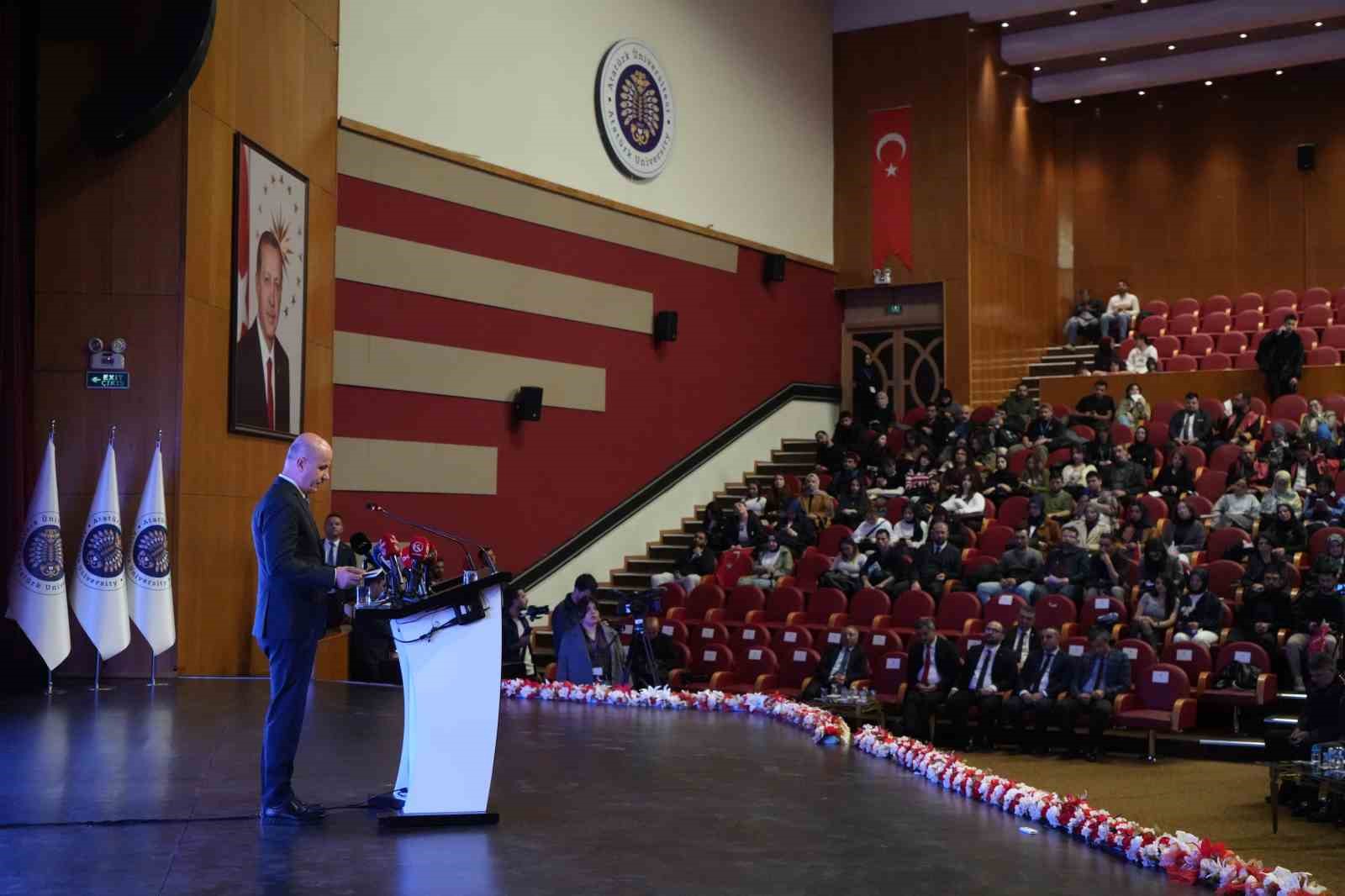 Y&Ouml;K Başkanı Prof. Dr. &Ouml;zvar: "Artık yaz okullarında &uuml;st sınıflardan da ders alınabilmeli"
