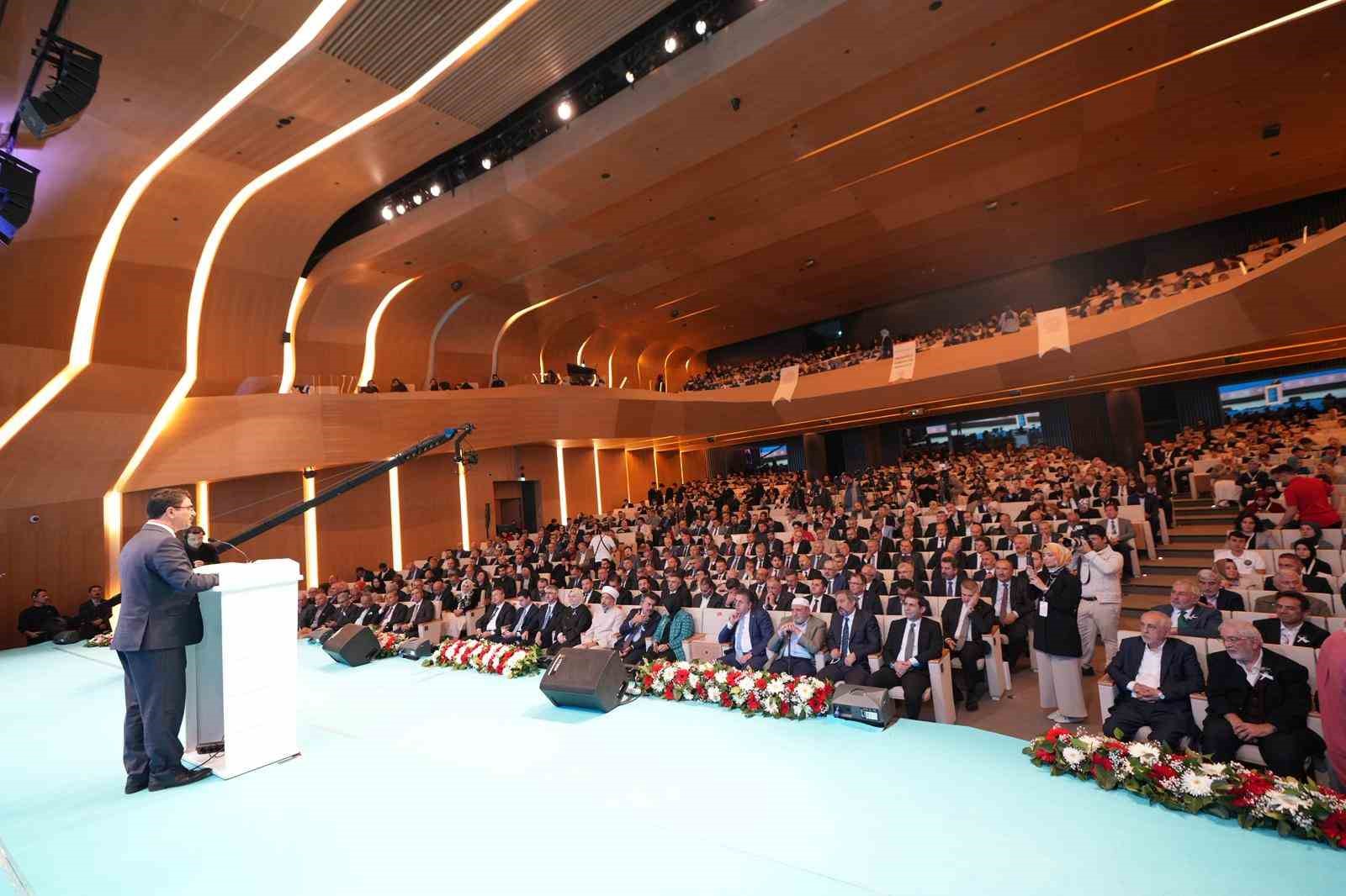 Bakan Tekin: "İmam hatip okullarında kaliteyi artırmaya y&ouml;nelik &ccedil;alışmalar y&uuml;r&uuml;t&uuml;yoruz"
