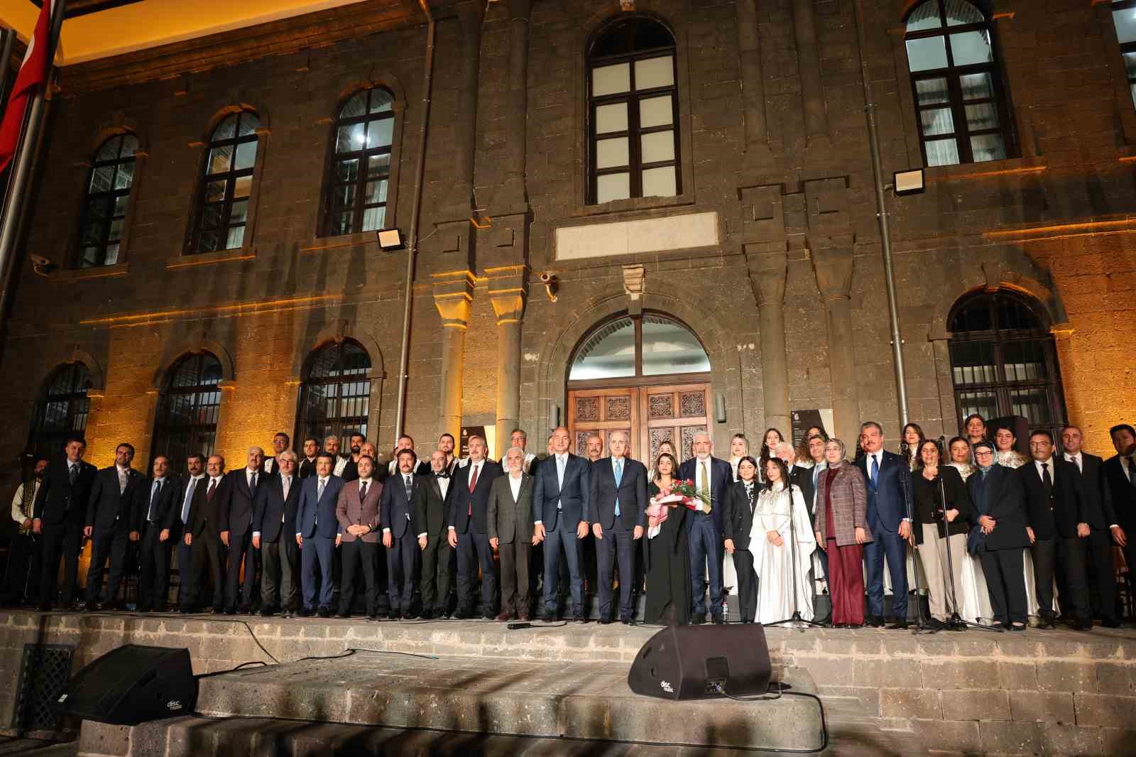 TBMM Başkanı Kurtulmuş, Diyarbakır&rsquo;da K&uuml;lt&uuml;r Yolu Festivali&rsquo;ne katıldı
